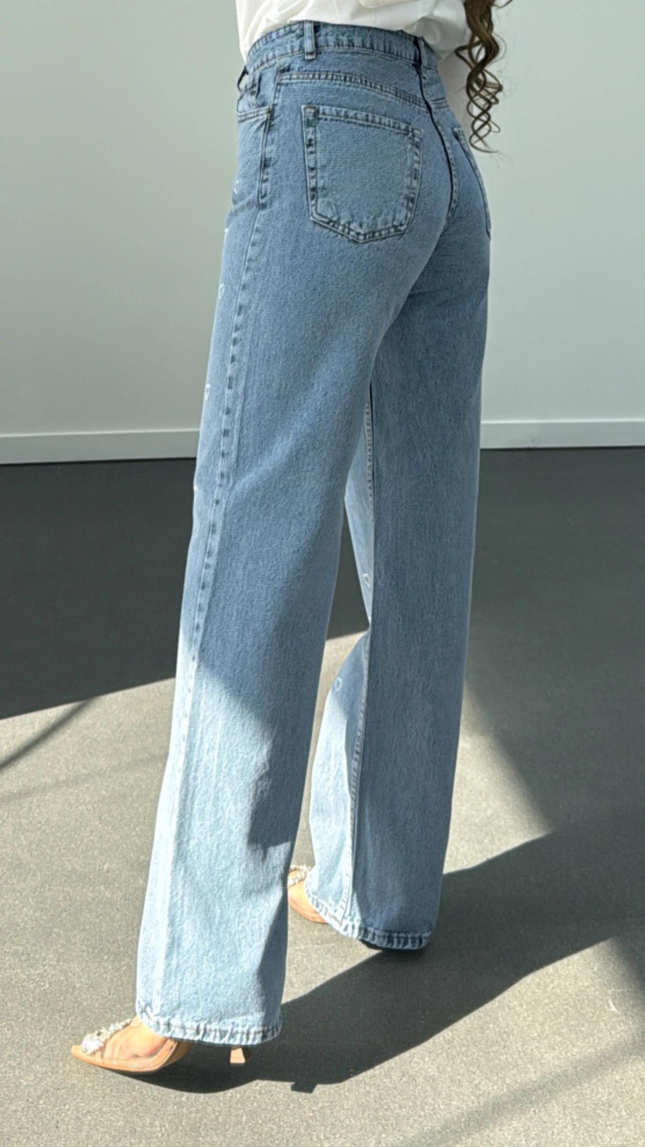 Loly Kalp Aksesuarlı Straight Leg Jeans