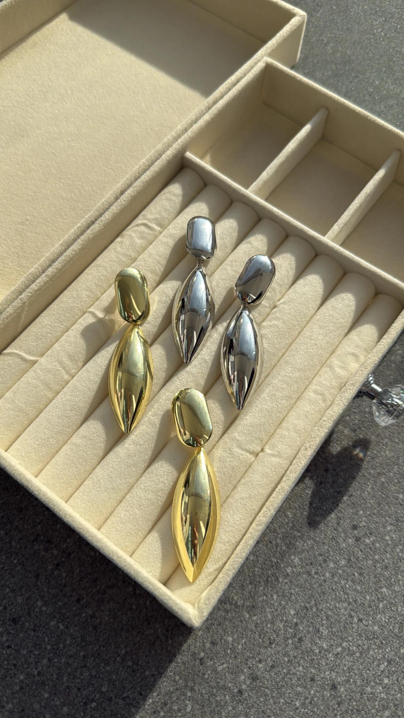 Mahan Parlak Tasarım Küpe