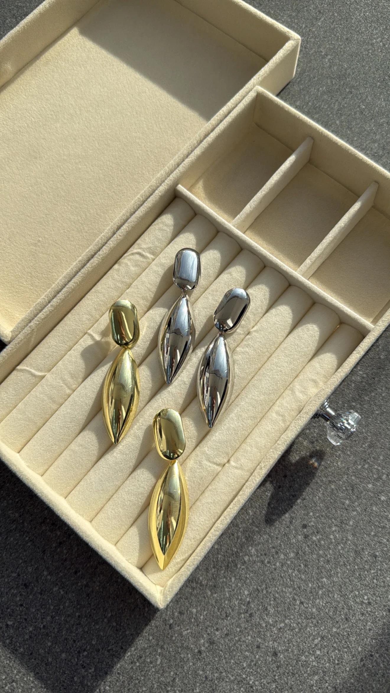 Mahan Parlak Tasarım Küpe