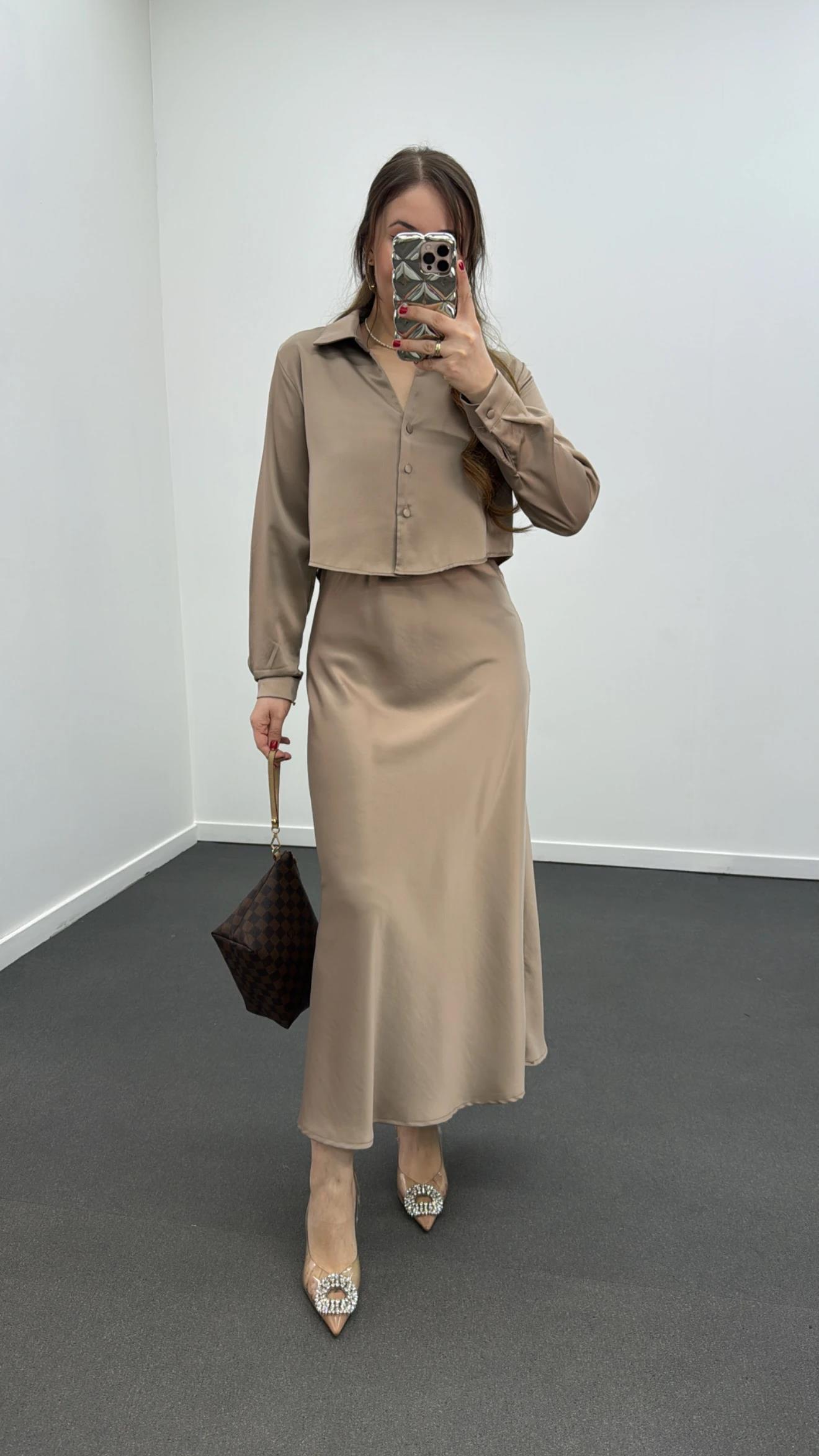 Mahsima Bej Saten Gömlek Ve Etek Takımı