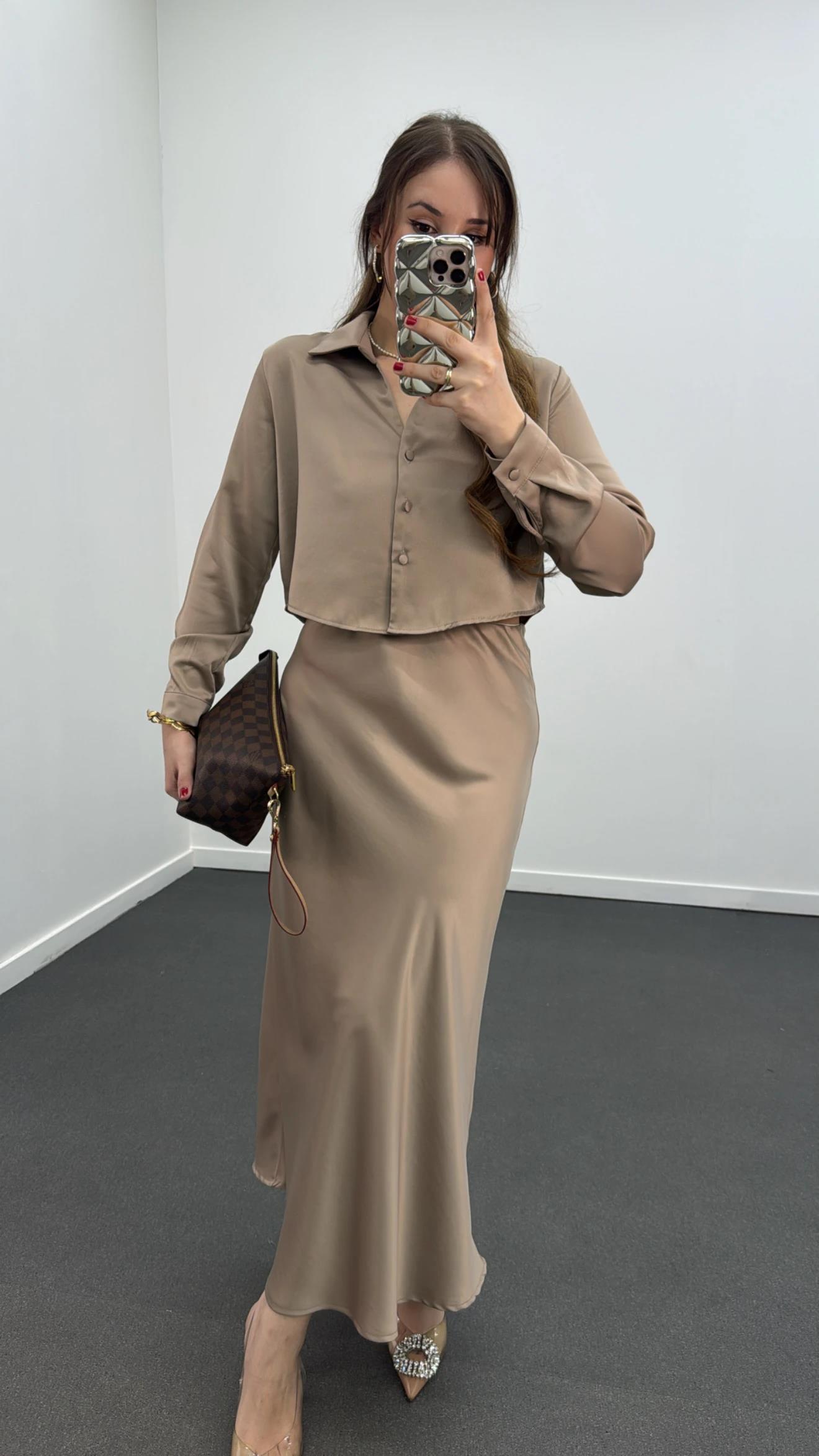 Mahsima Bej Saten Gömlek Ve Etek Takımı