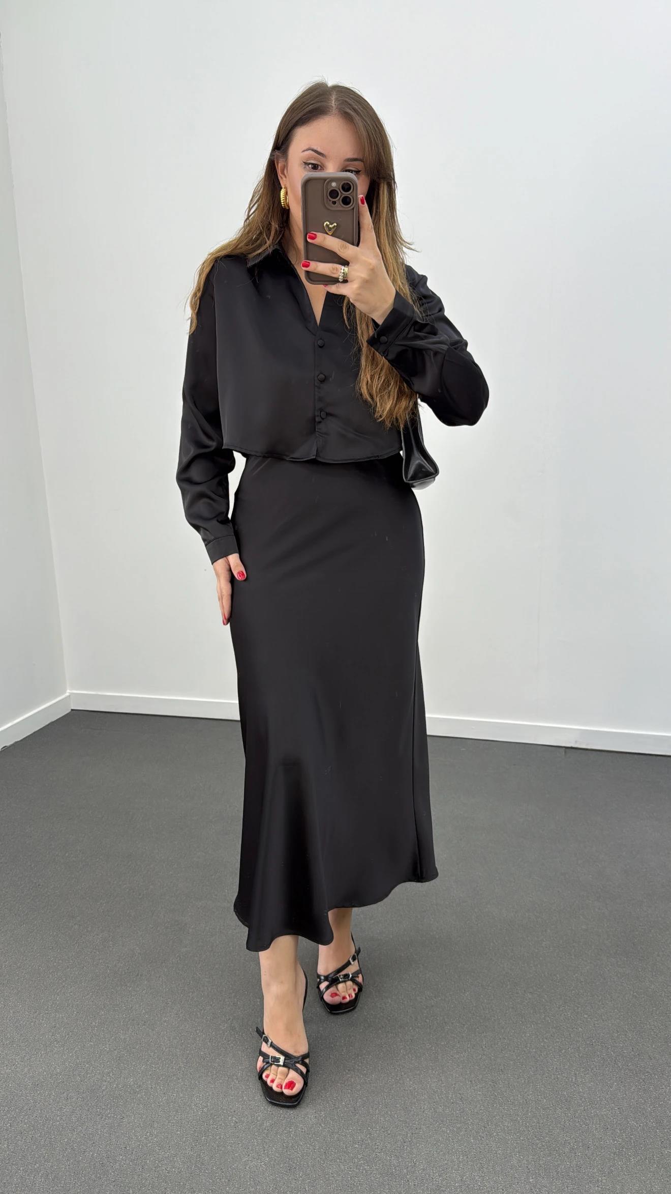 Mahsima Siyah Saten Gömlek Ve Etek Takımı