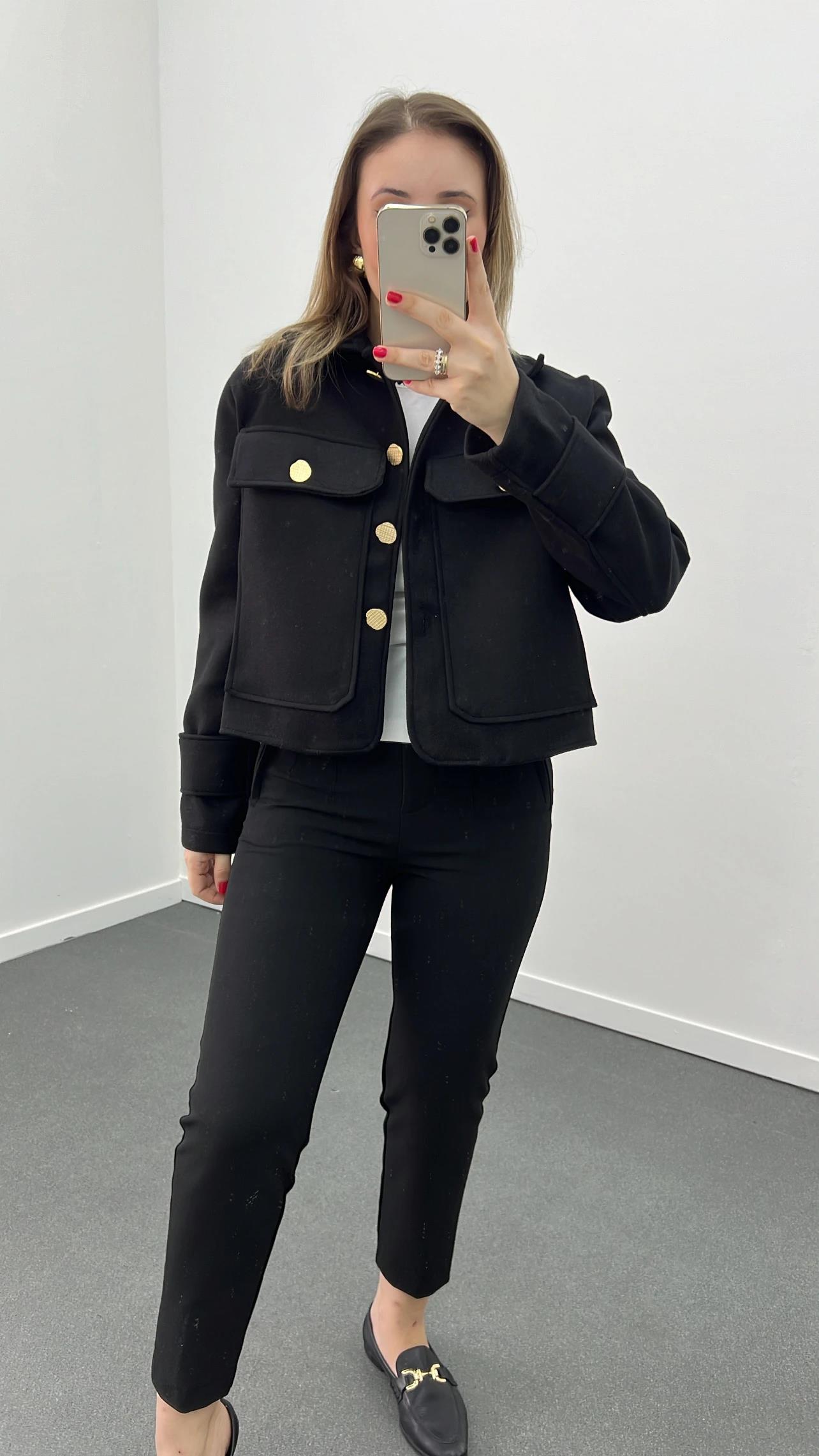 Massi Siyah Renk Kaşe Gold Düğmeli Ceket