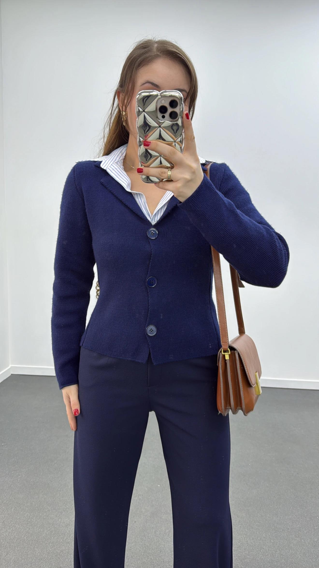 Mathilda Lacivert Hırka