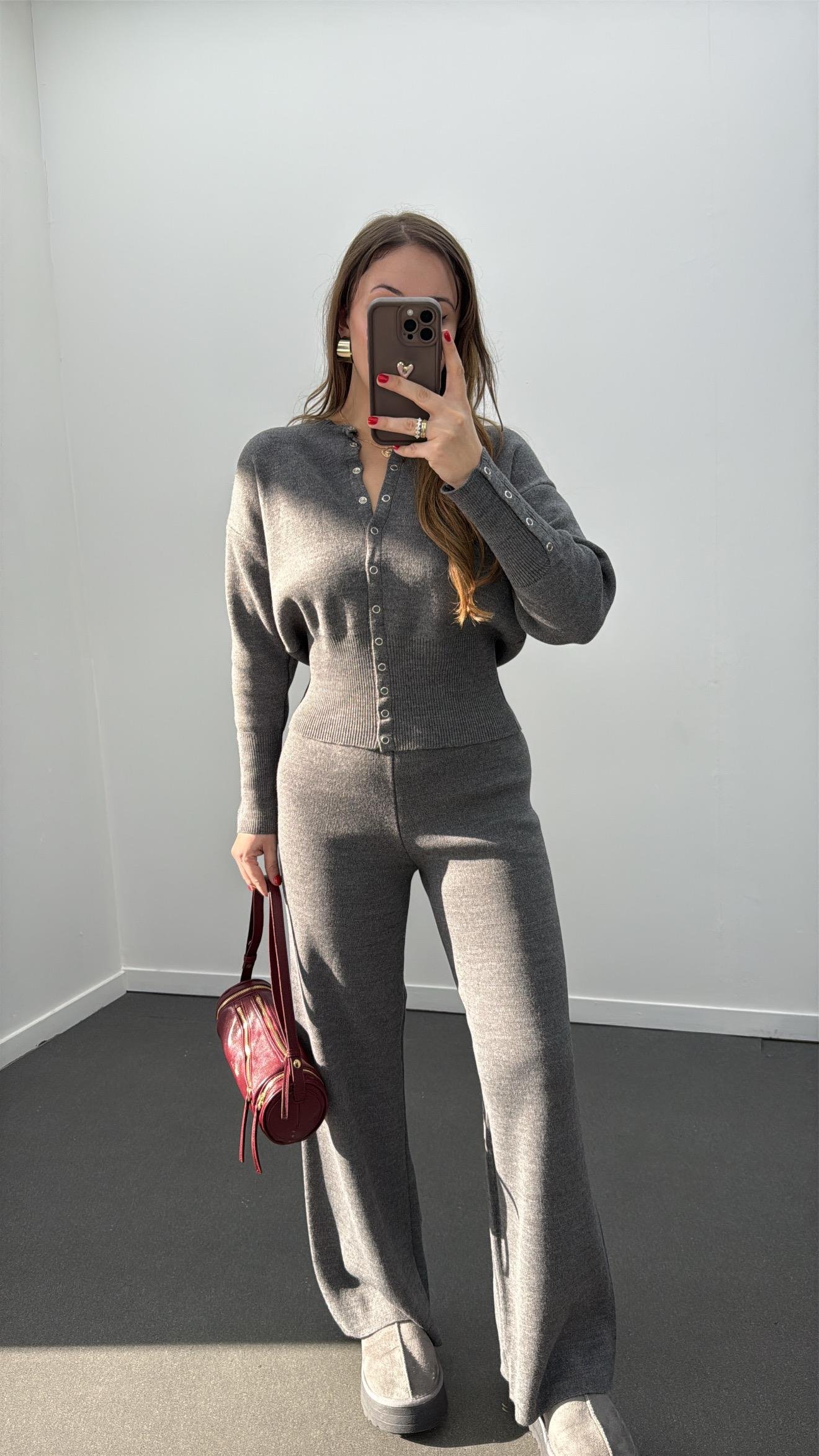 Merlin Gri Çıtçıtlı Hırka Pantolon Takımı