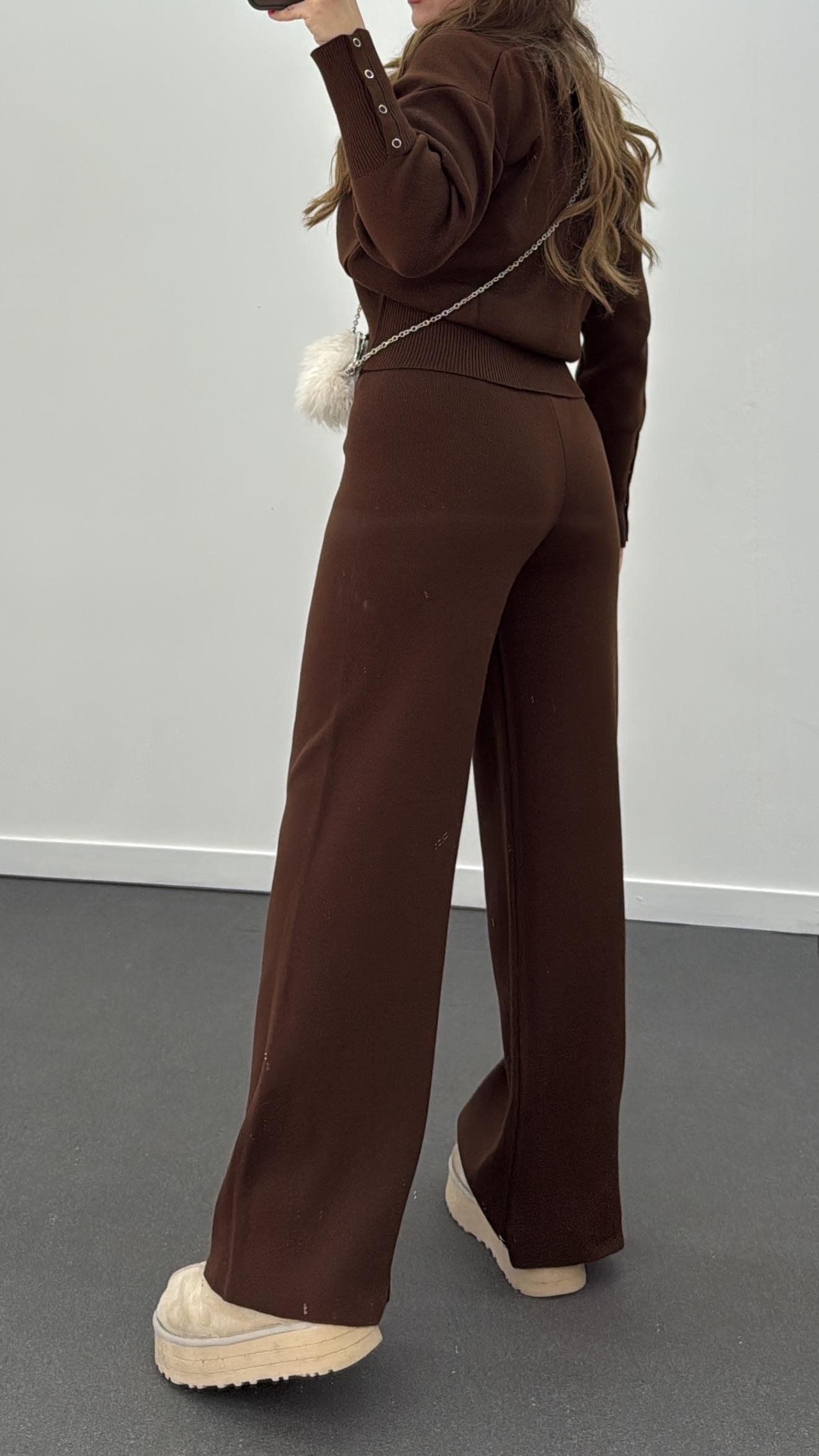 Merlin Kahverengi Çıtçıtlı Hırka Pantolon Takımı