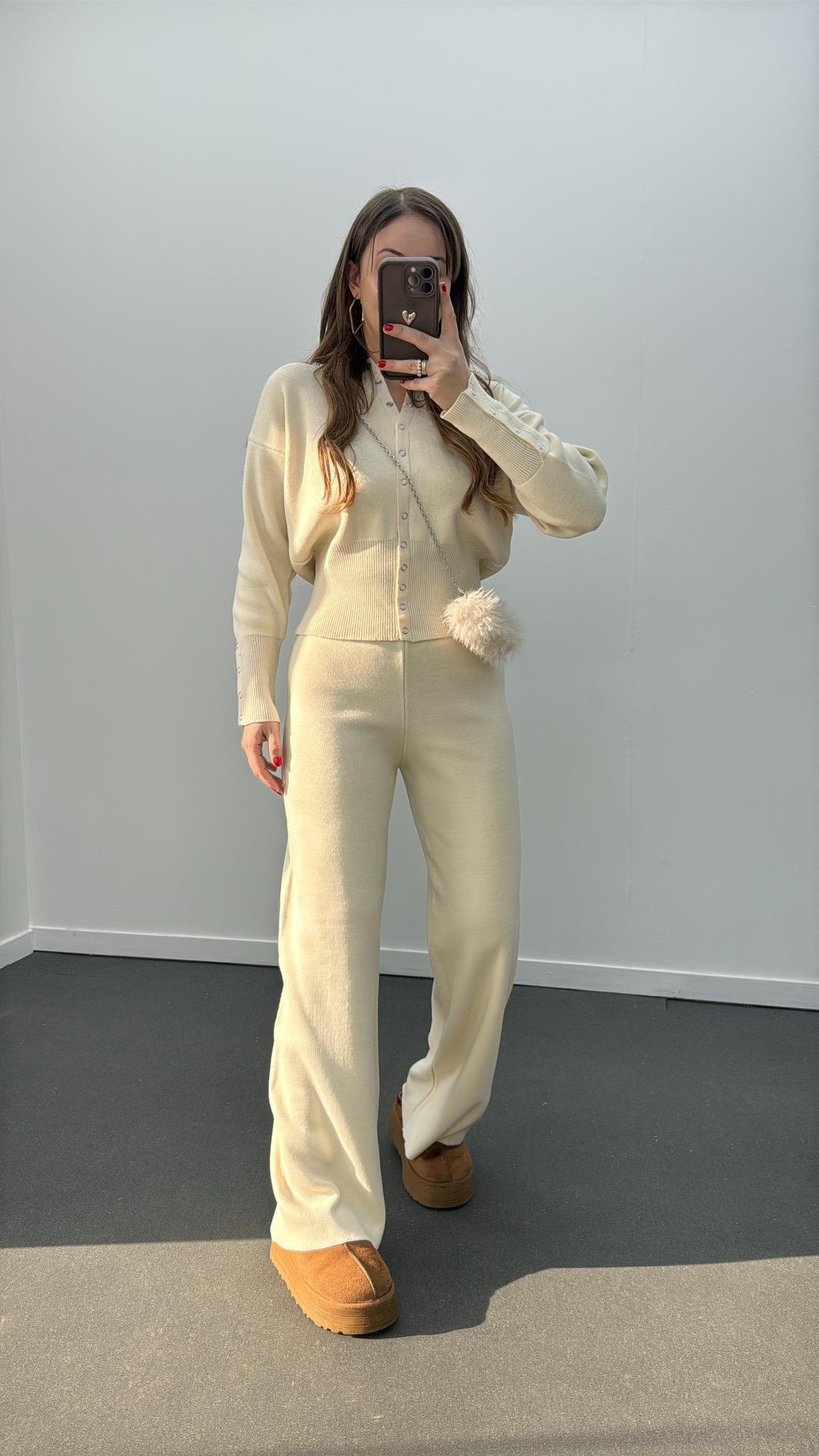 Merlin Krem Çıtçıtlı Hırka Pantolon Takımı