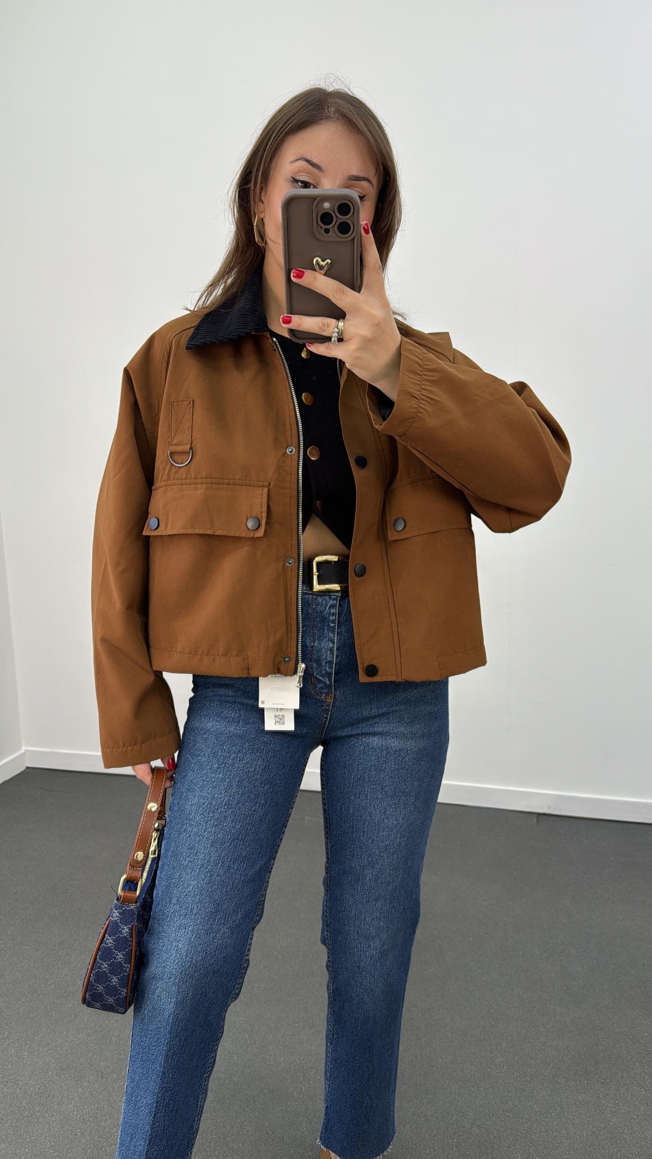 Michelle Kahve Süet Görünümlü Kadife Yaka Kısa Trenç