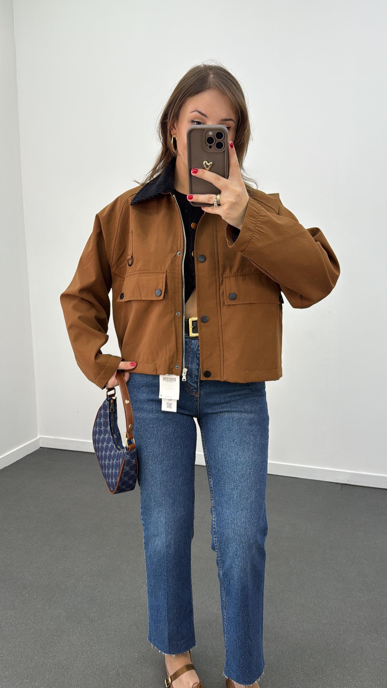 Michelle Kahve Süet Görünümlü Kadife Yaka Kısa Trenç