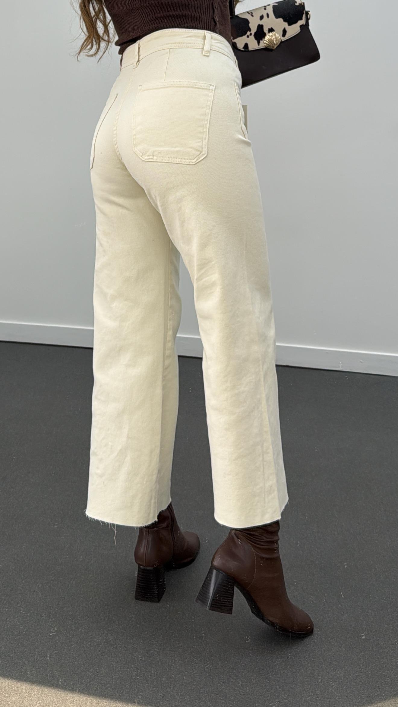 Milano Krem Yıkamalı Cepli Yarım Flare Jeans