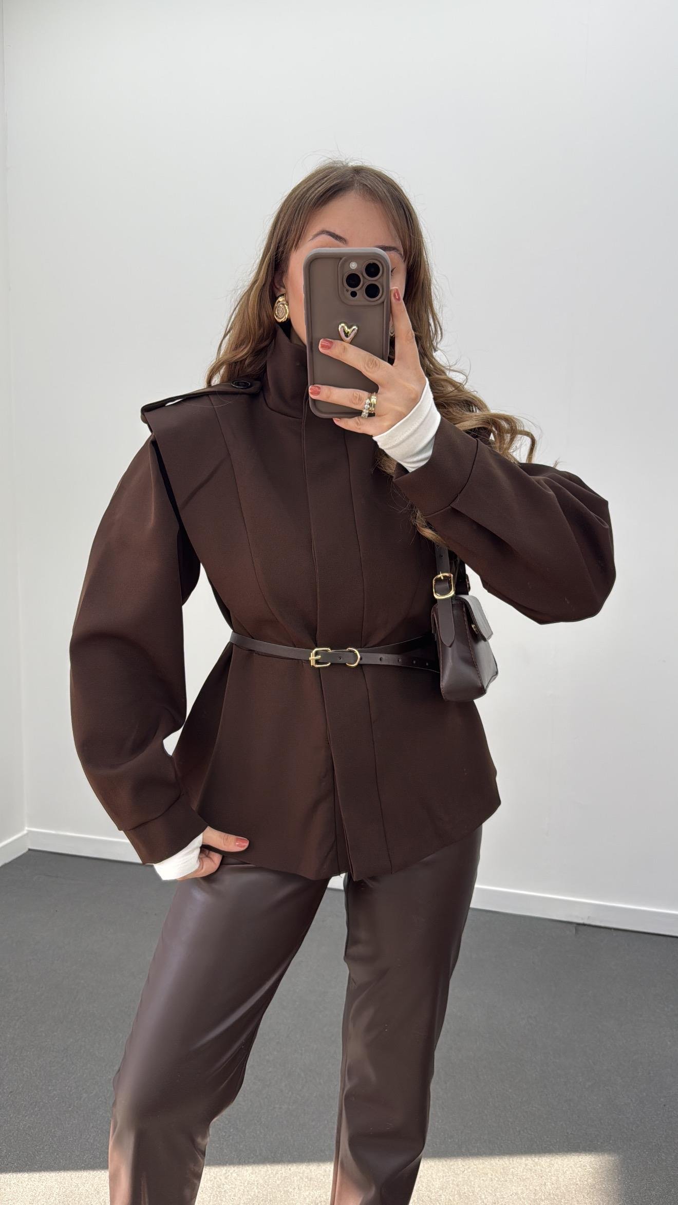 Minju Kahve Vatkalı Full Düğmeli Kemerli Ceket