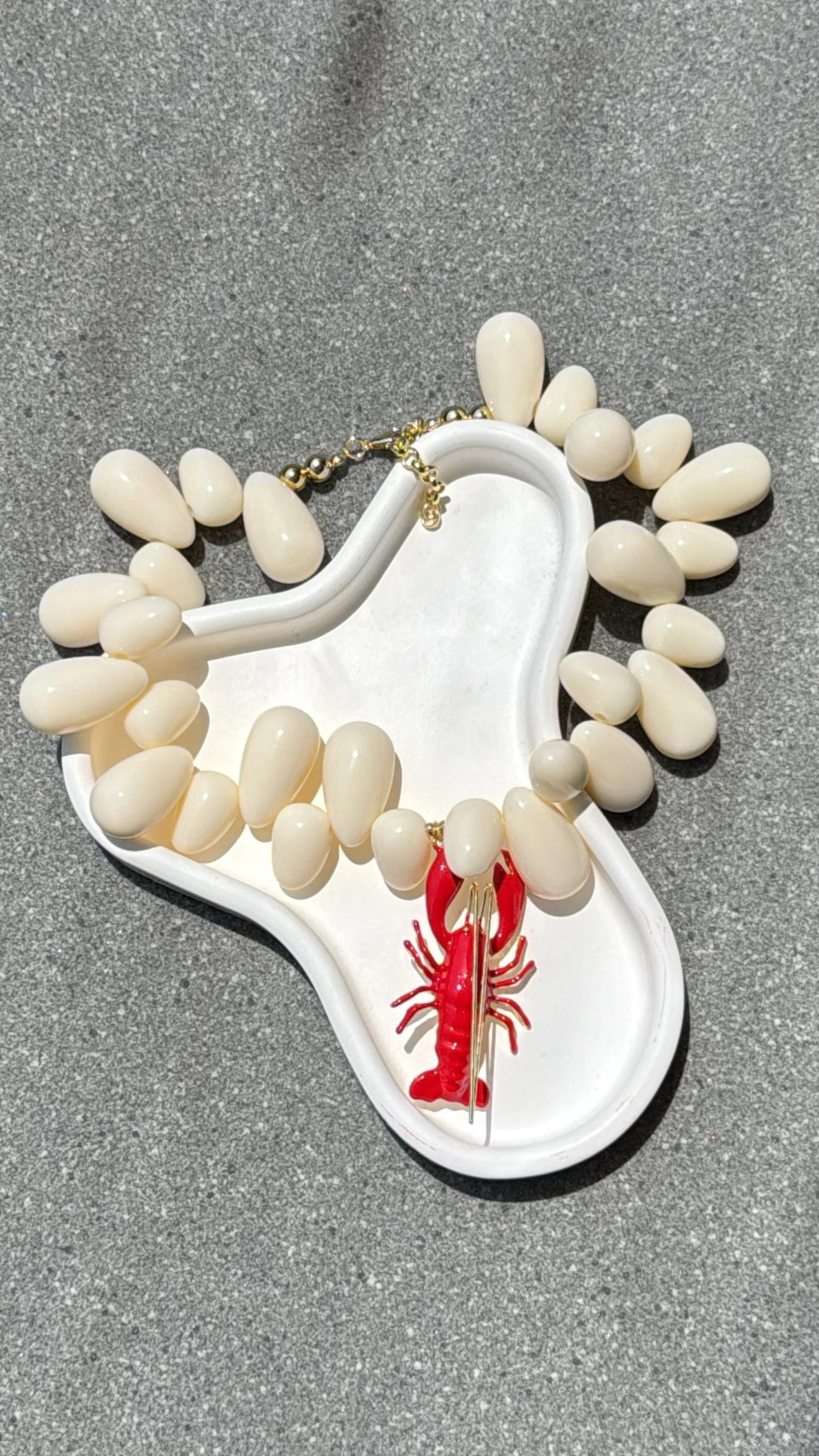 Miri Istakoz Büyük Ekru Taşlı Kolye