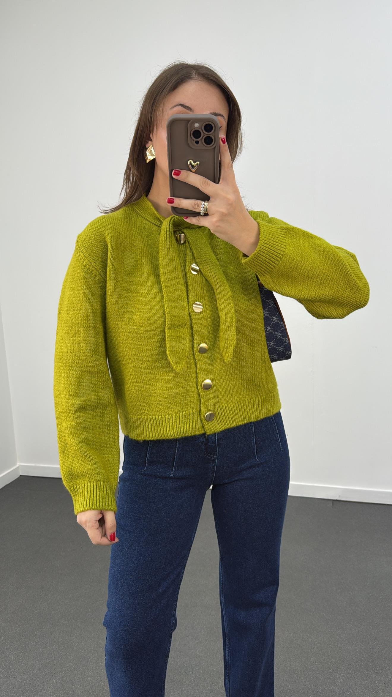 Morgane Fıstık Yeşili fular yaka Gold düğmeli triko hırka