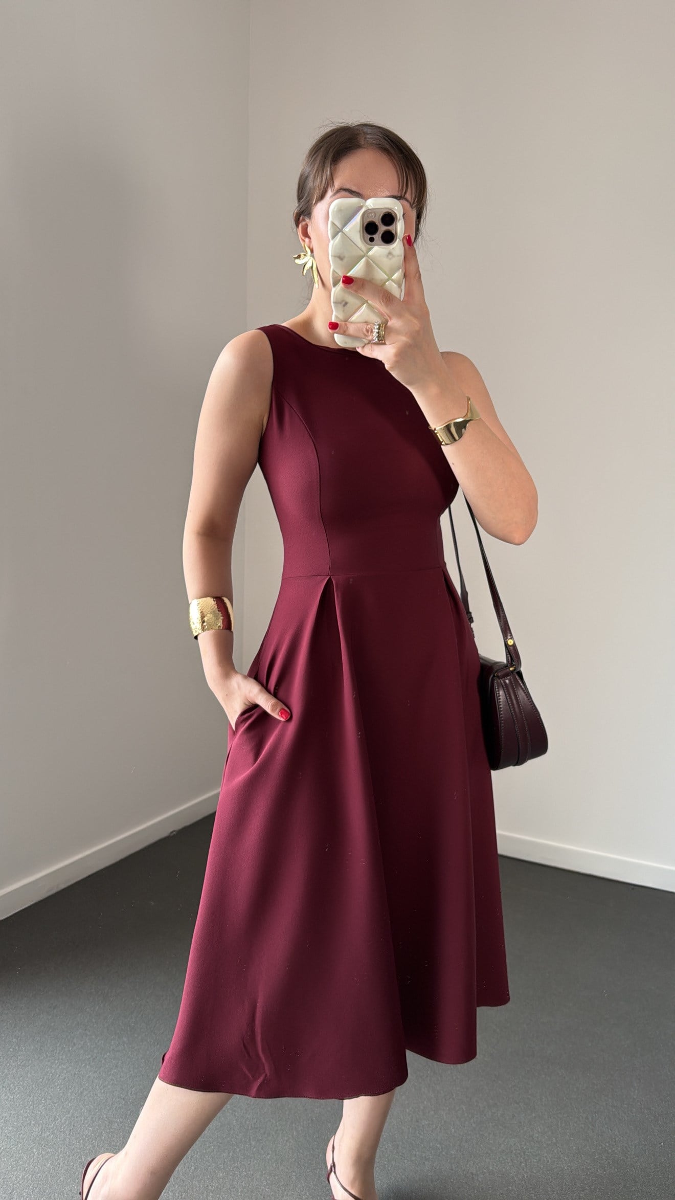 Müge Bordo Bisiklet Yaka Pileli Kloş Midi Elbise
