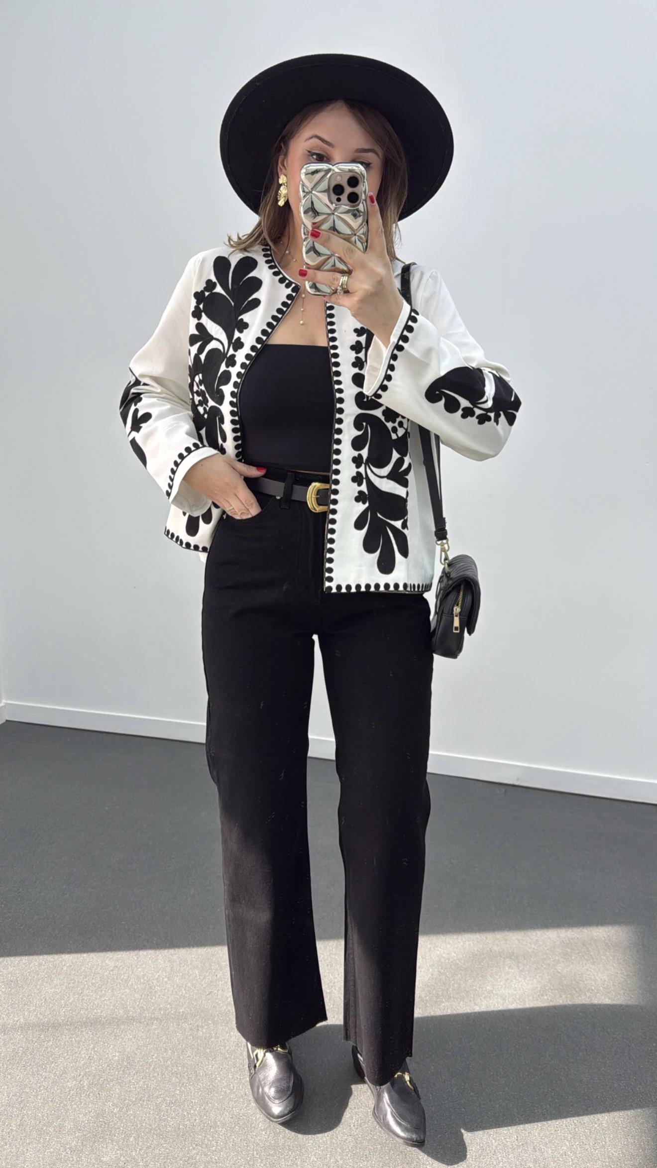 Mykonos Siyah Yıkamalı Kot Slim Straight Jeans