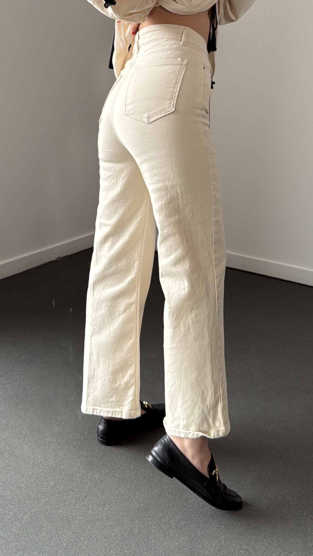 Niagara Krem Yüksek Bel Crop Flare Jeans