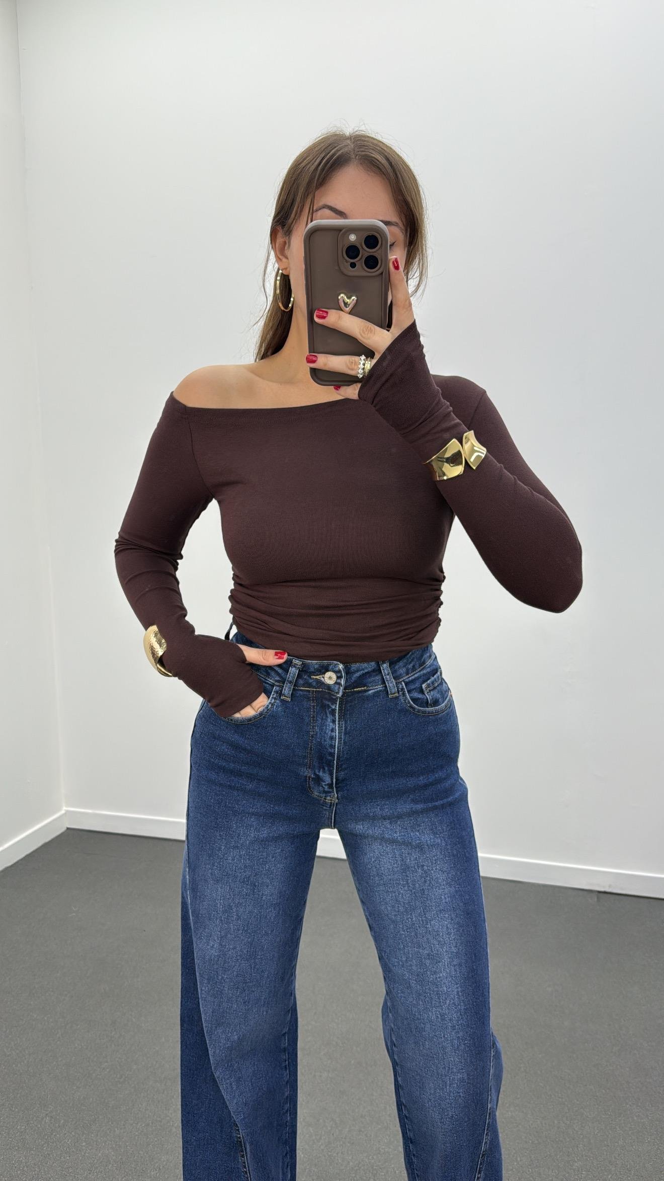 Noa Düşük Omuz Drapeli Soft Touch Parmak Geçirmeli Body