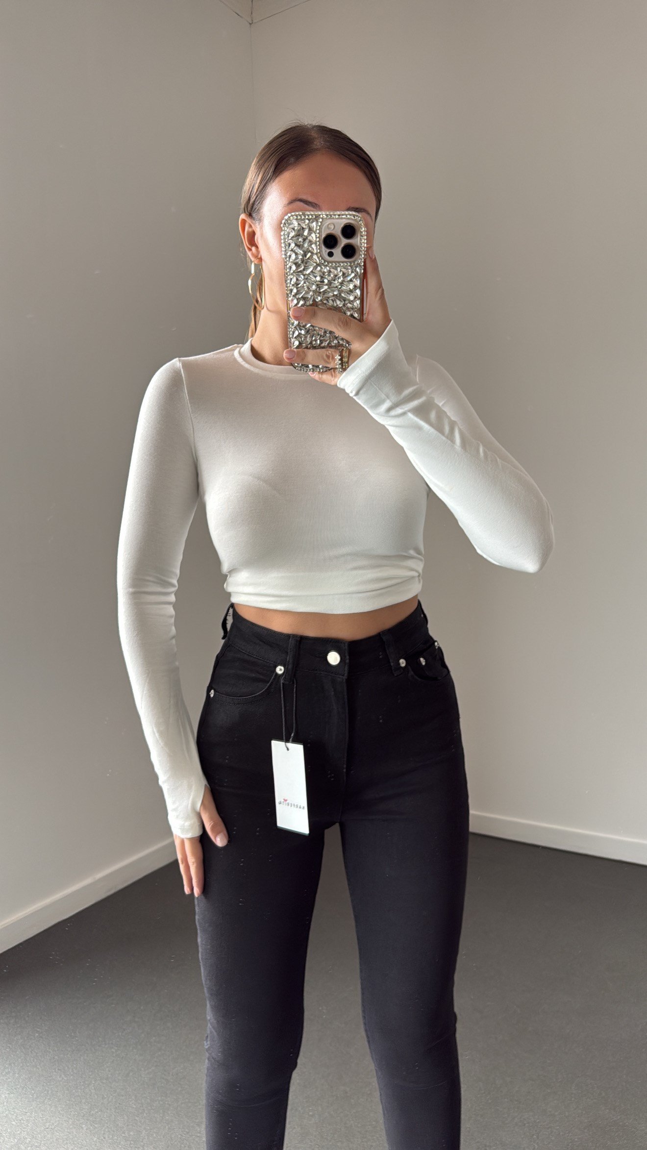 Nr Beyaz Parmak Geçirmeli Modal Body