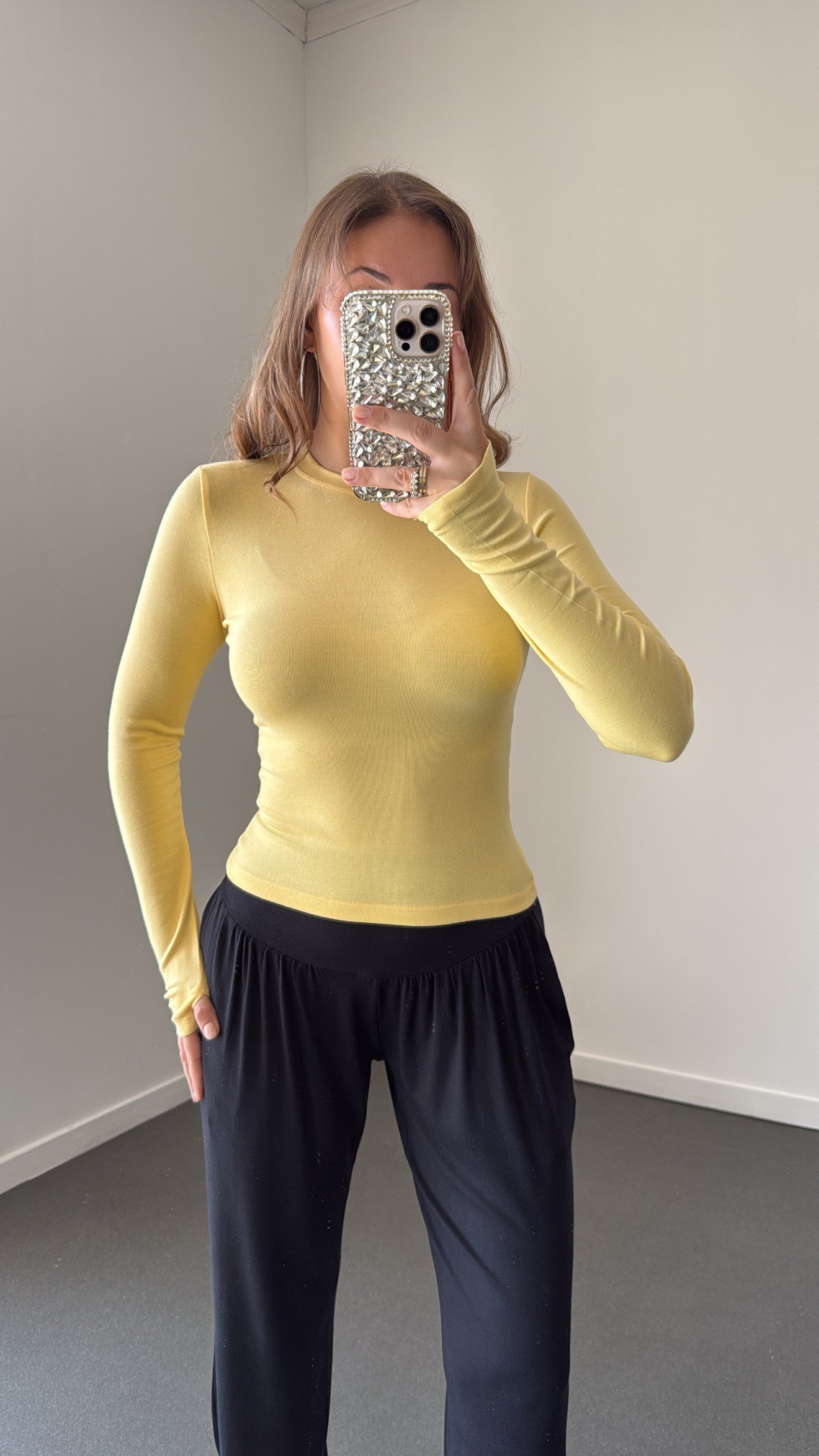 Nr Sarı Parmak Geçirmeli Modal Body
