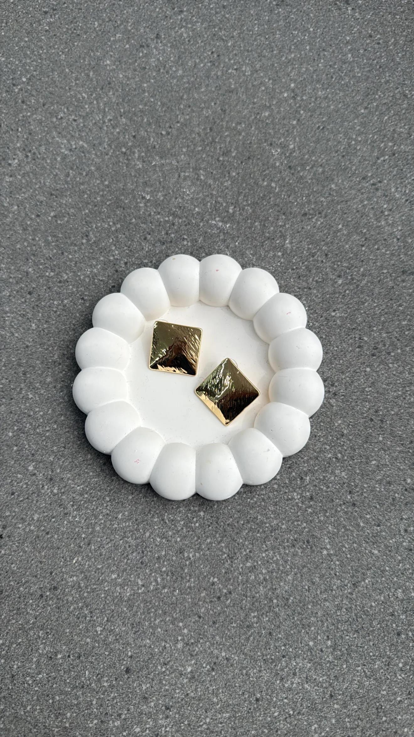 Nuren Kare Gold Küpe