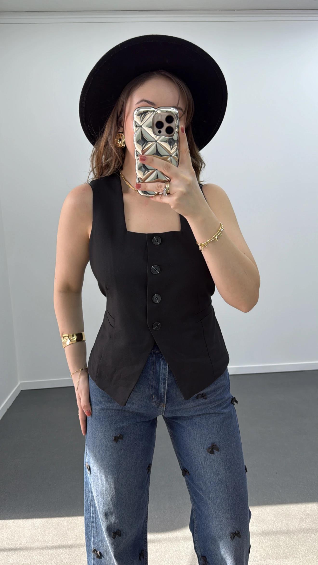 Olga Siyah Renk Düğmeli Yelek