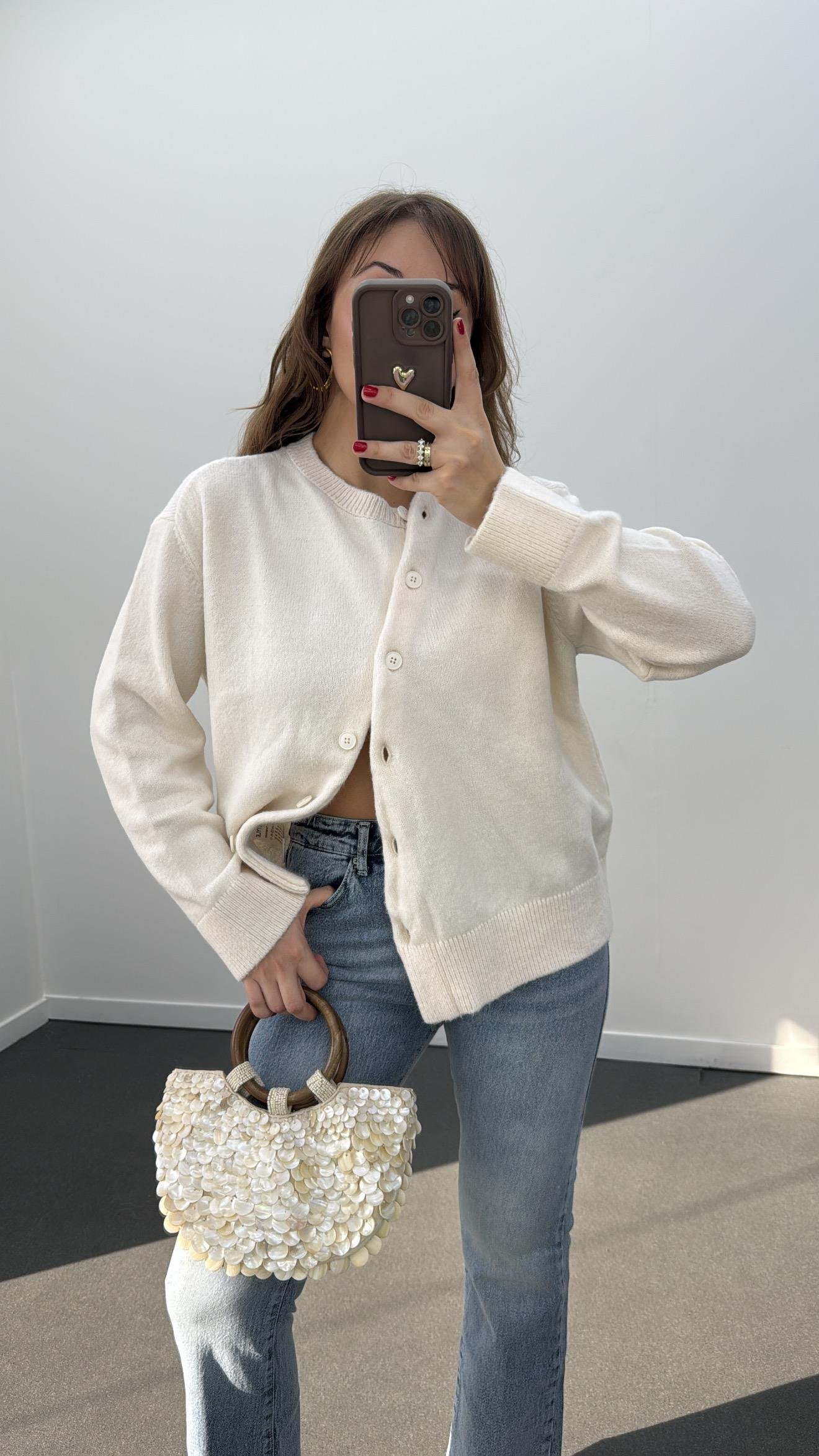 Pamera Asimetrik Düğmeli Ekru Triko