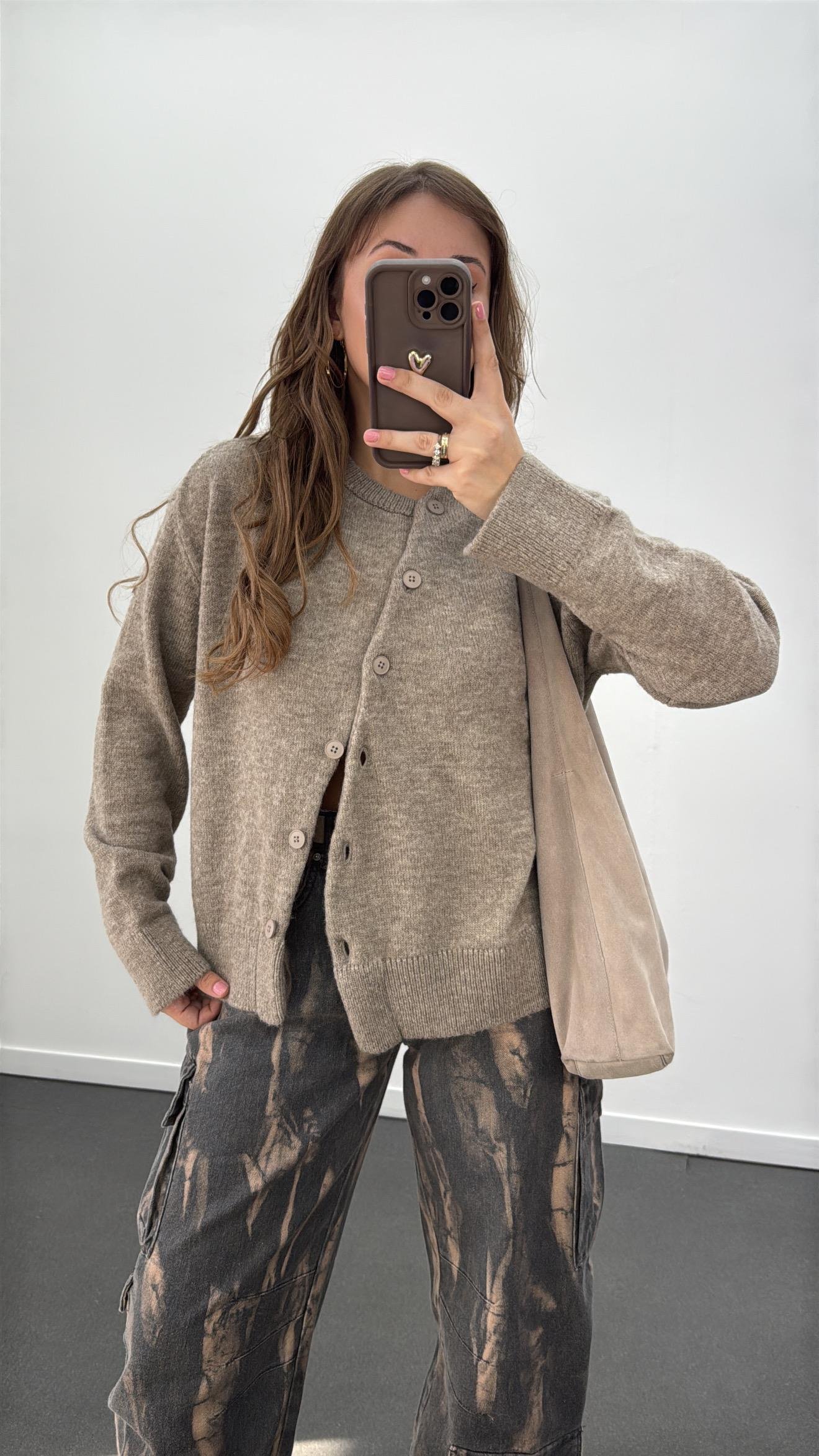 Pamera Asimetrik Düğmeli Vizon Triko