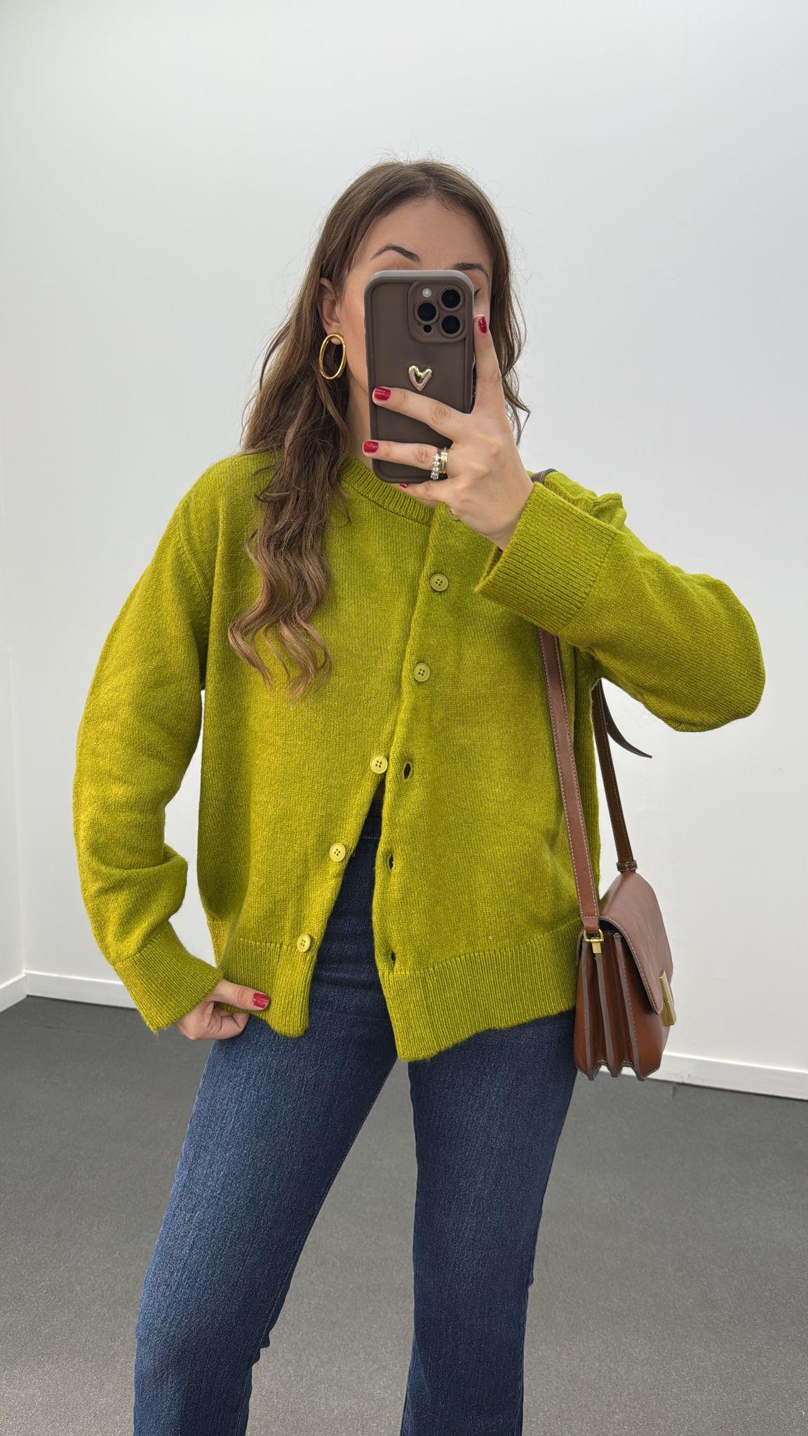 Pamera Asimetrik Düğmeli Yağ Yeşili Triko