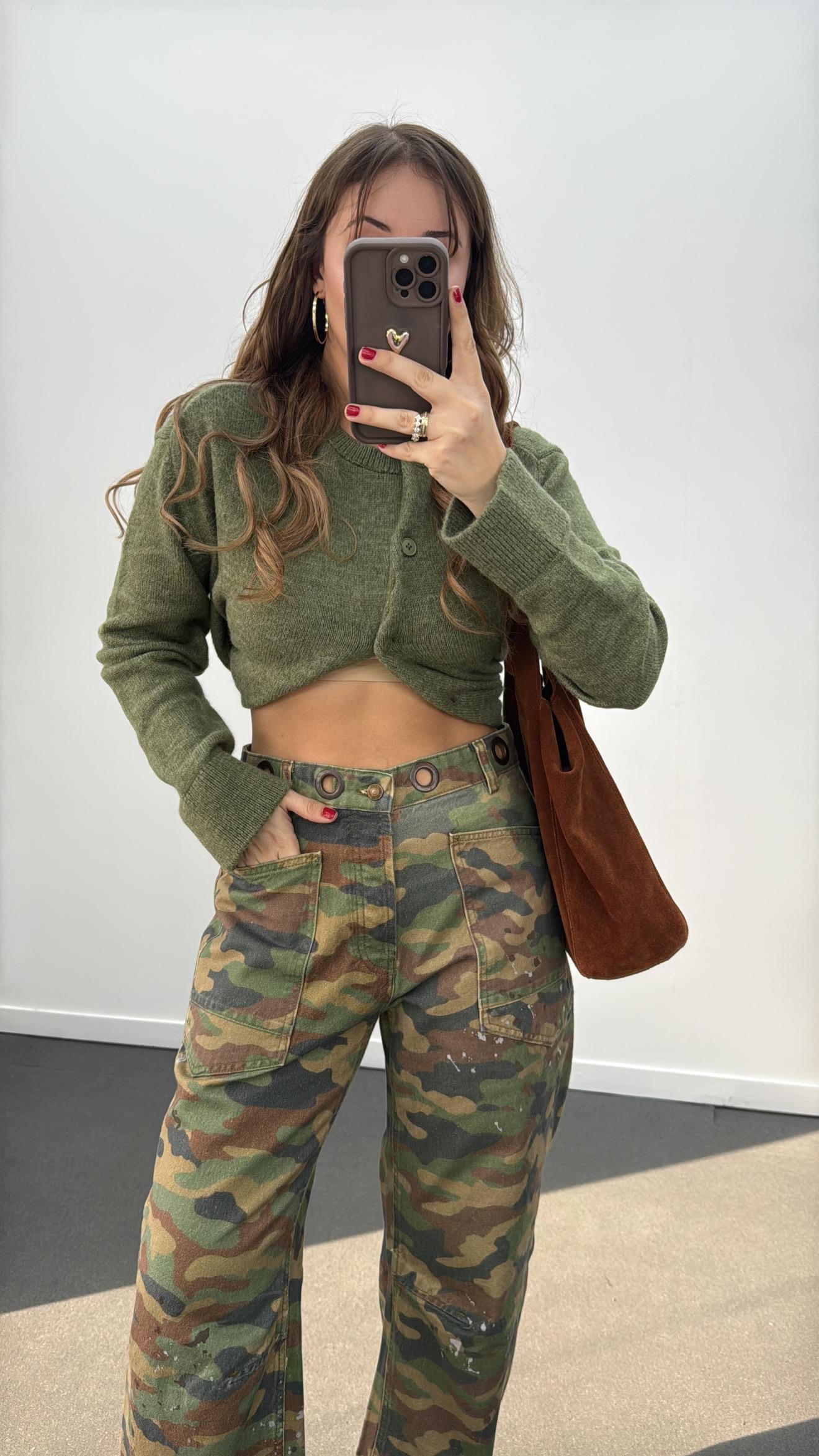 Pamera Asimetrik Düğmeli Yeşil Triko