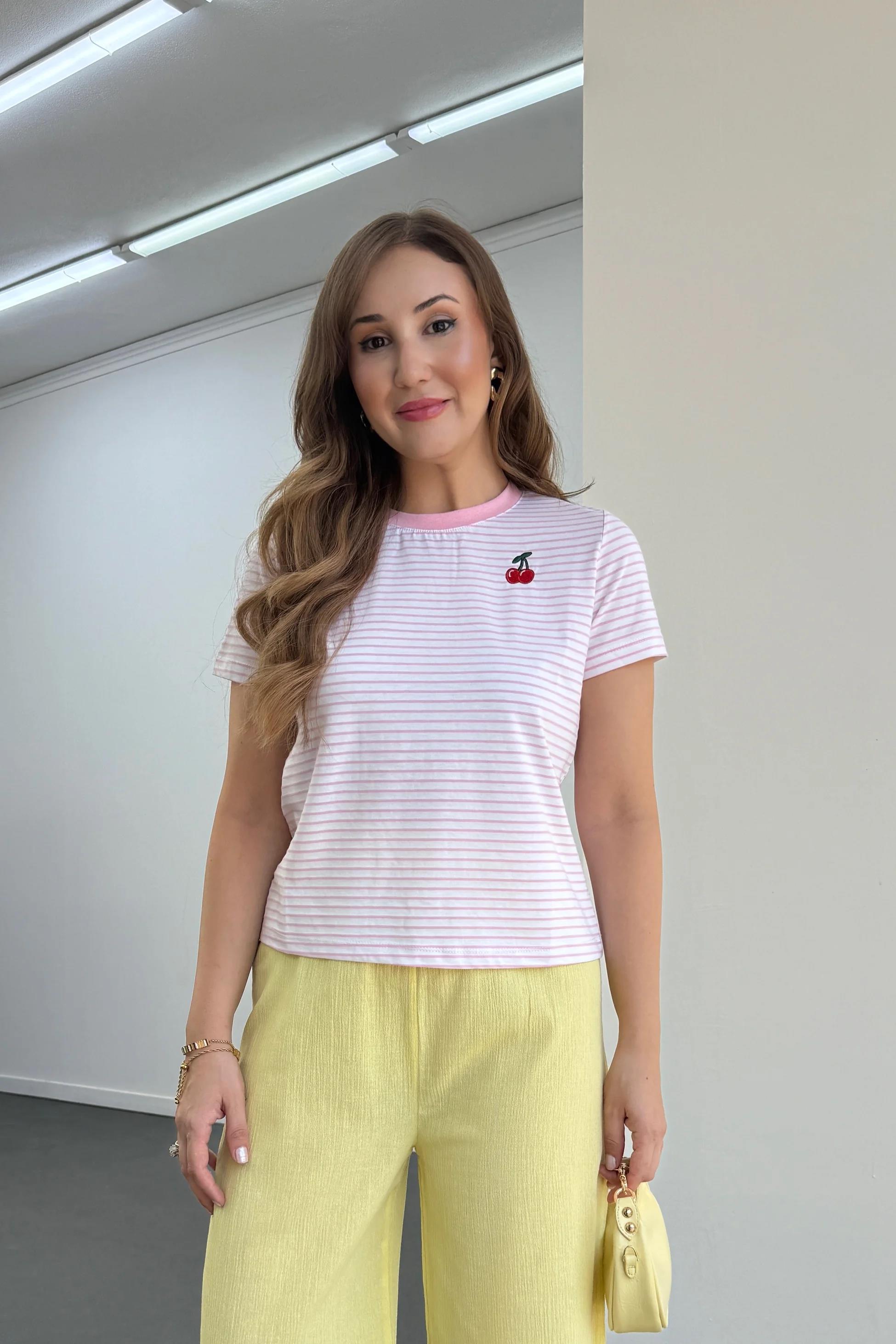 Pembe Kiraz Nakışlı Çizgili Tshirt