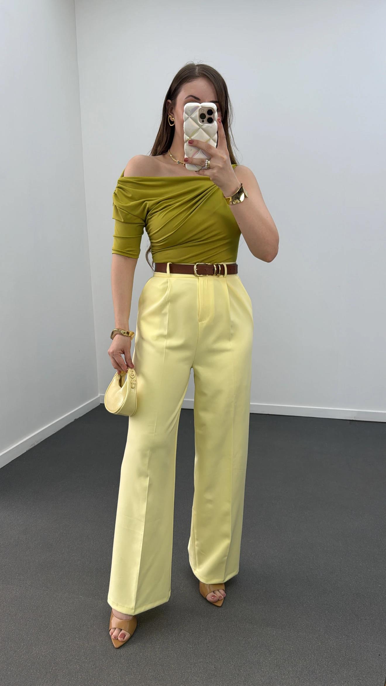 Quentin Sarı Pileli Palazzo Kumaş Pantolon