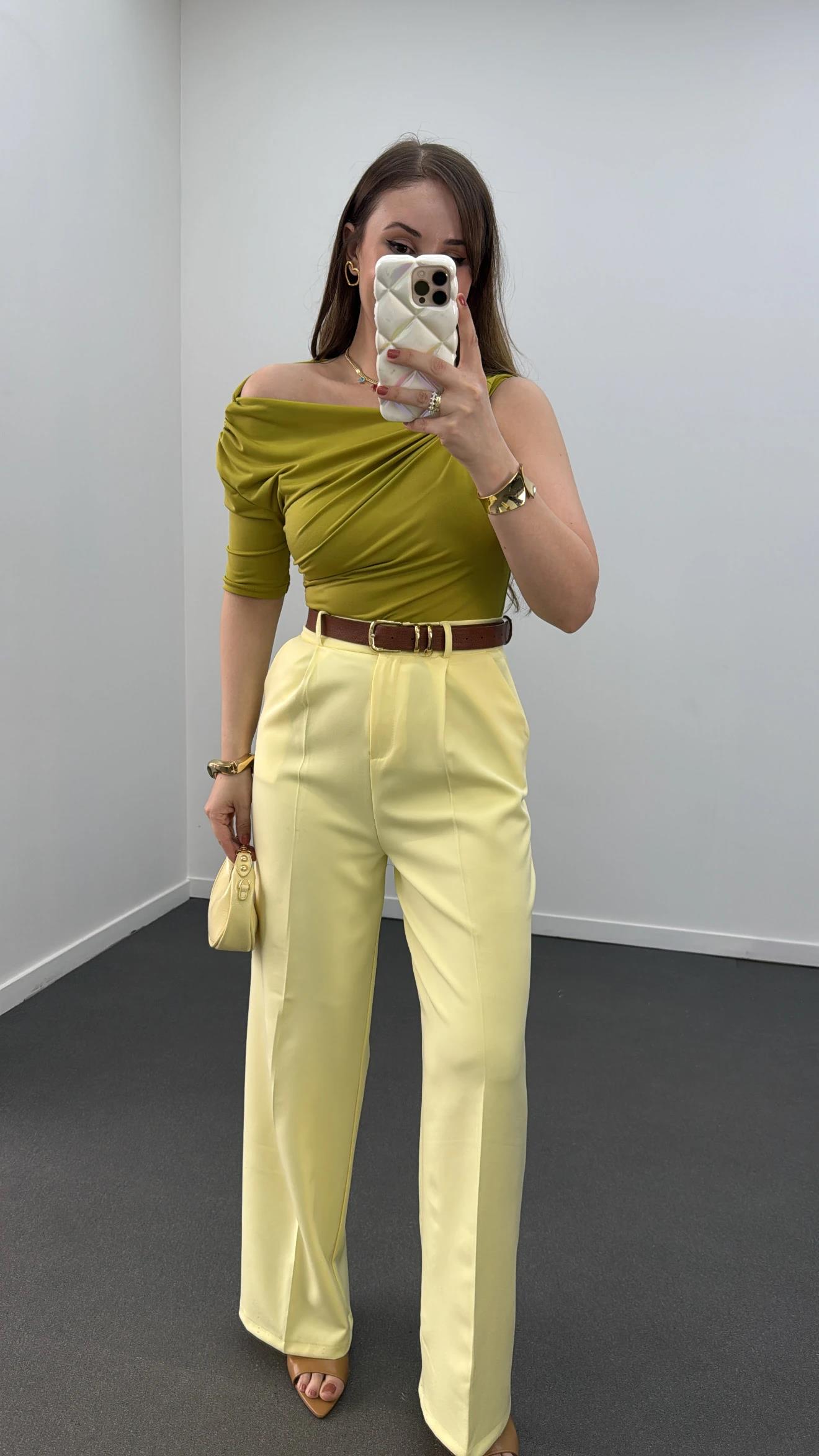 Quentin Sarı Pileli Palazzo Kumaş Pantolon