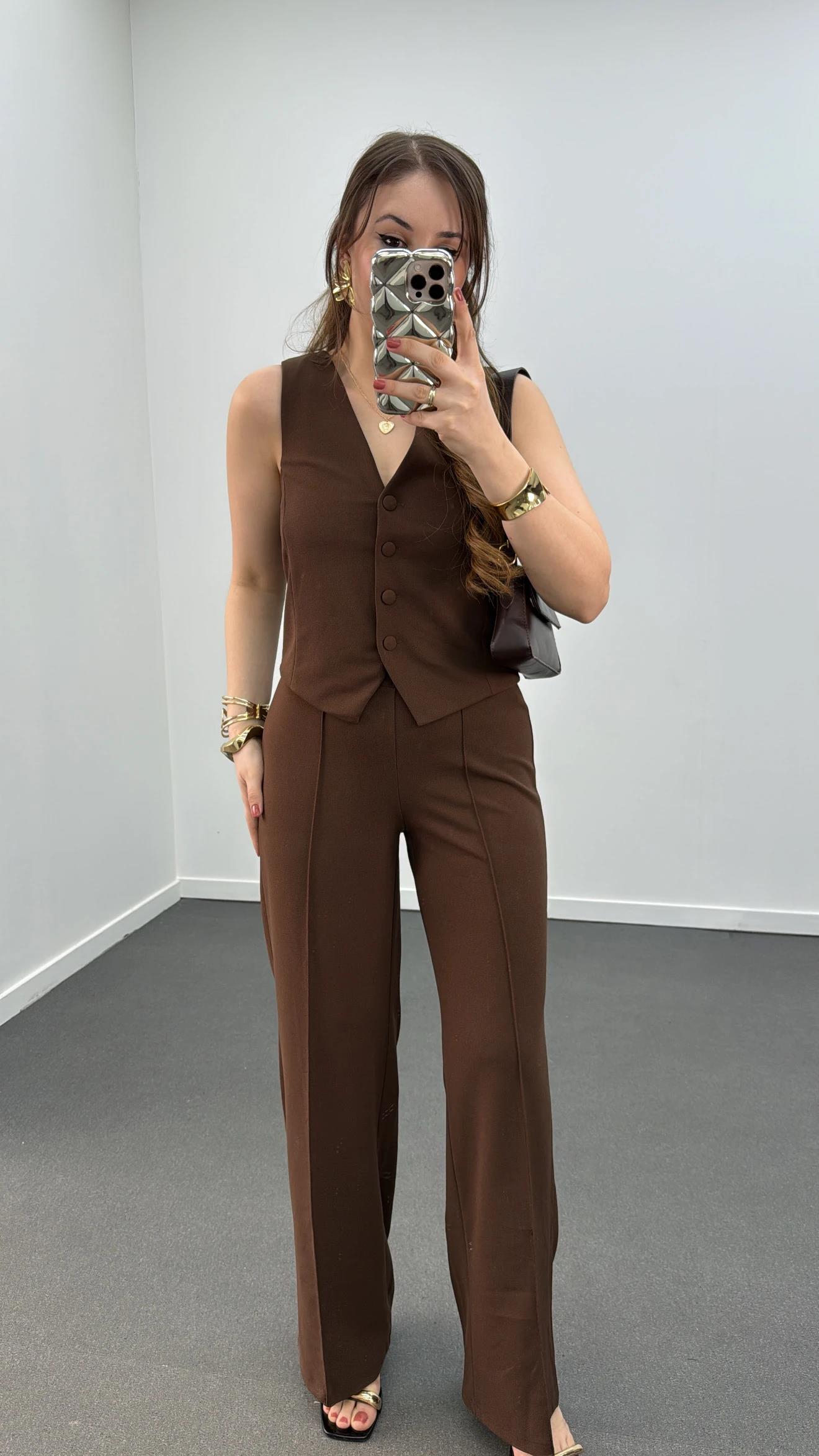 Rebecca Kahve Yelek Ve Nervür Dikişli Pantolon Takımı