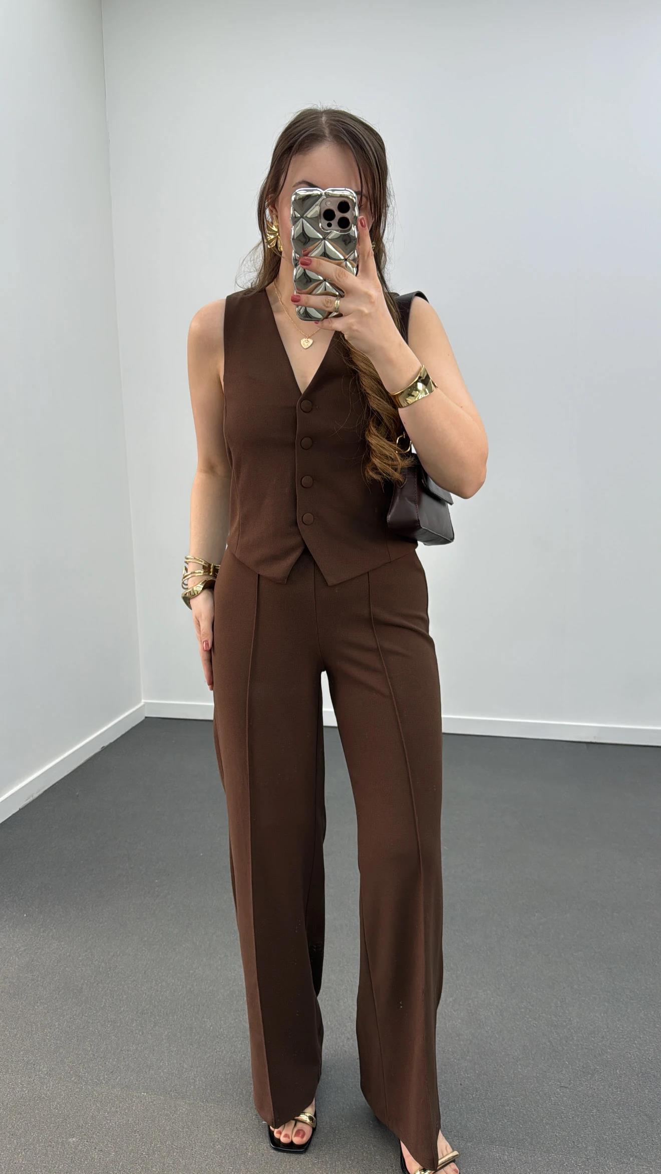 Rebecca Kahve Yelek Ve Nervür Dikişli Pantolon Takımı