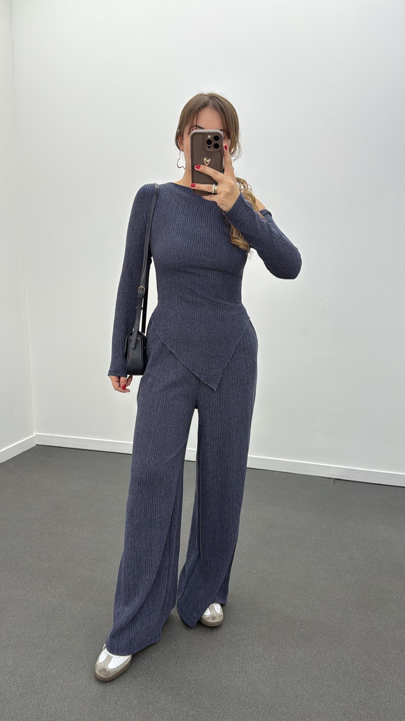 Reboul Lacivert Asimetrik Bluz Ve Pantolon Takımı