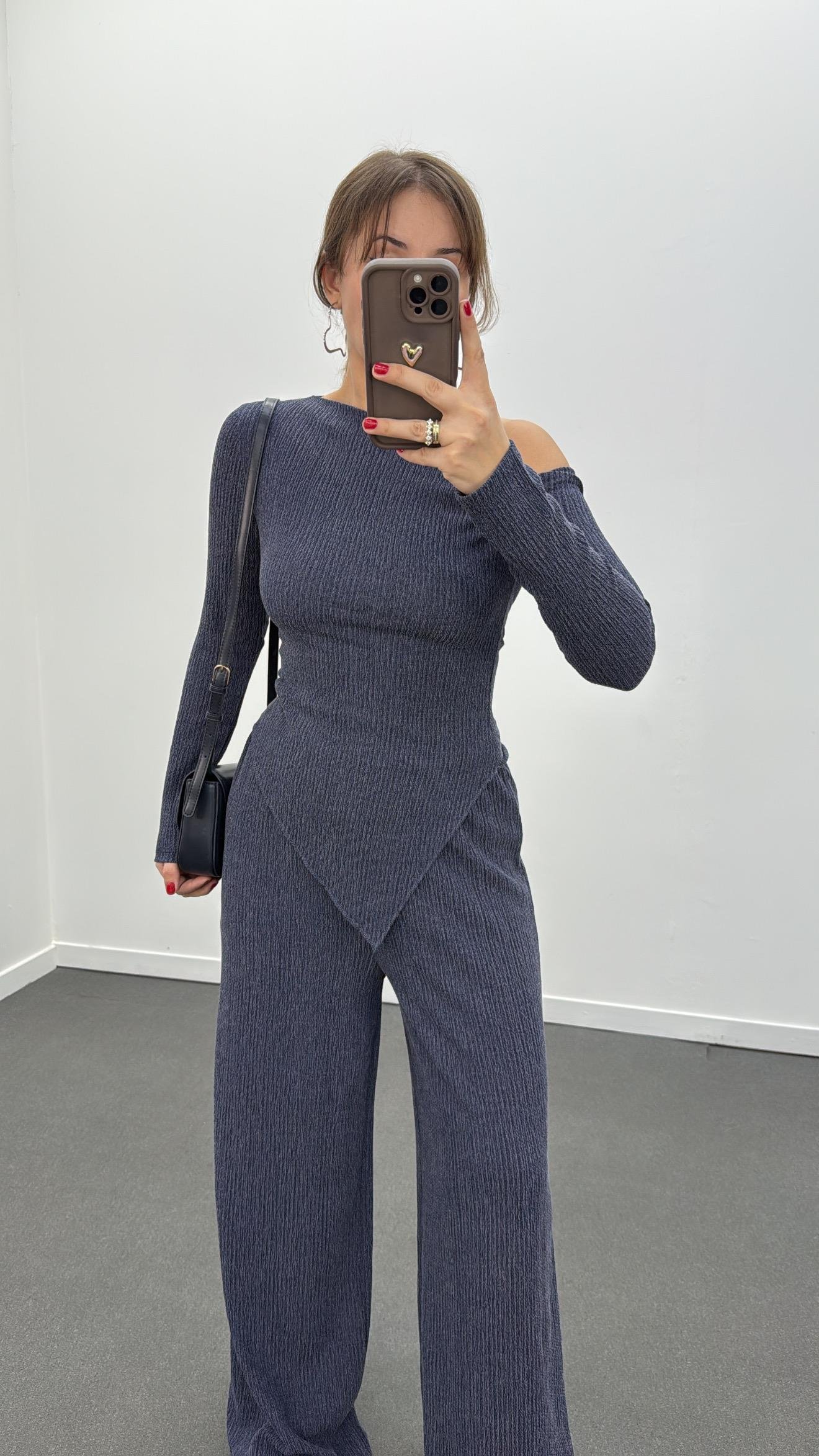 Reboul Lacivert Asimetrik Bluz Ve Pantolon Takımı