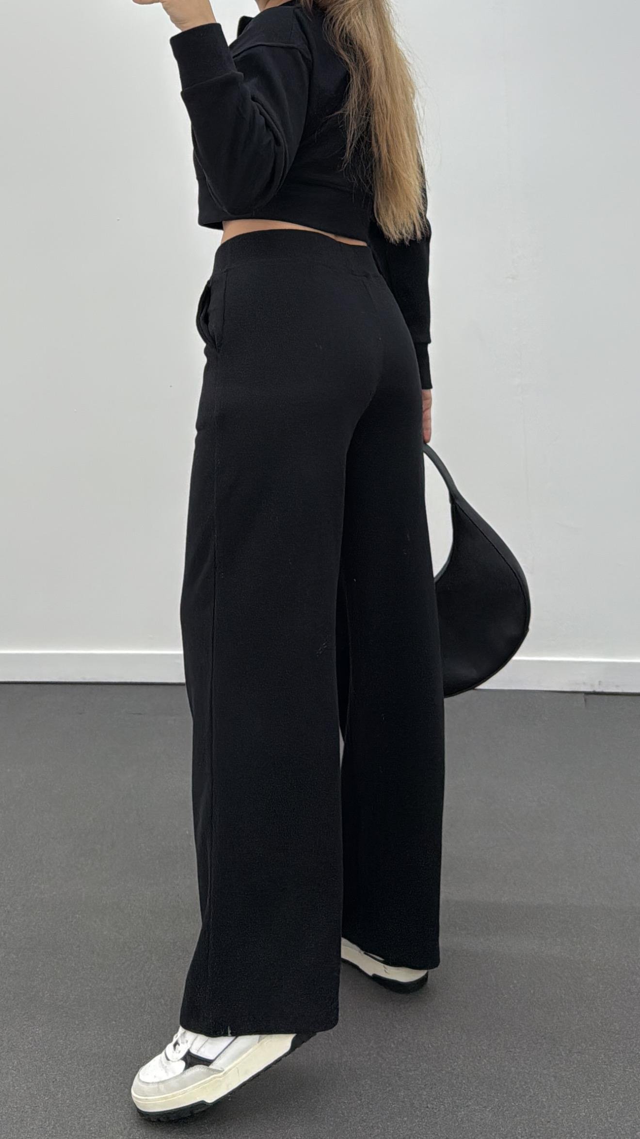 Riven Siyah Çift Fermuarlı Crop Hırka Ve Eşofman Takımı