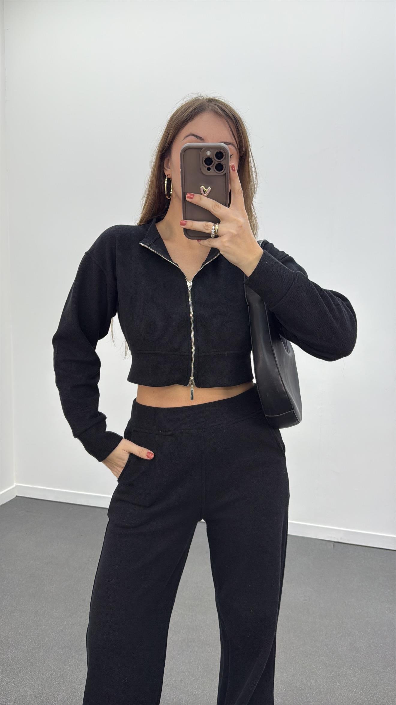 Riven Siyah Çift Fermuarlı Crop Hırka Ve Eşofman Takımı