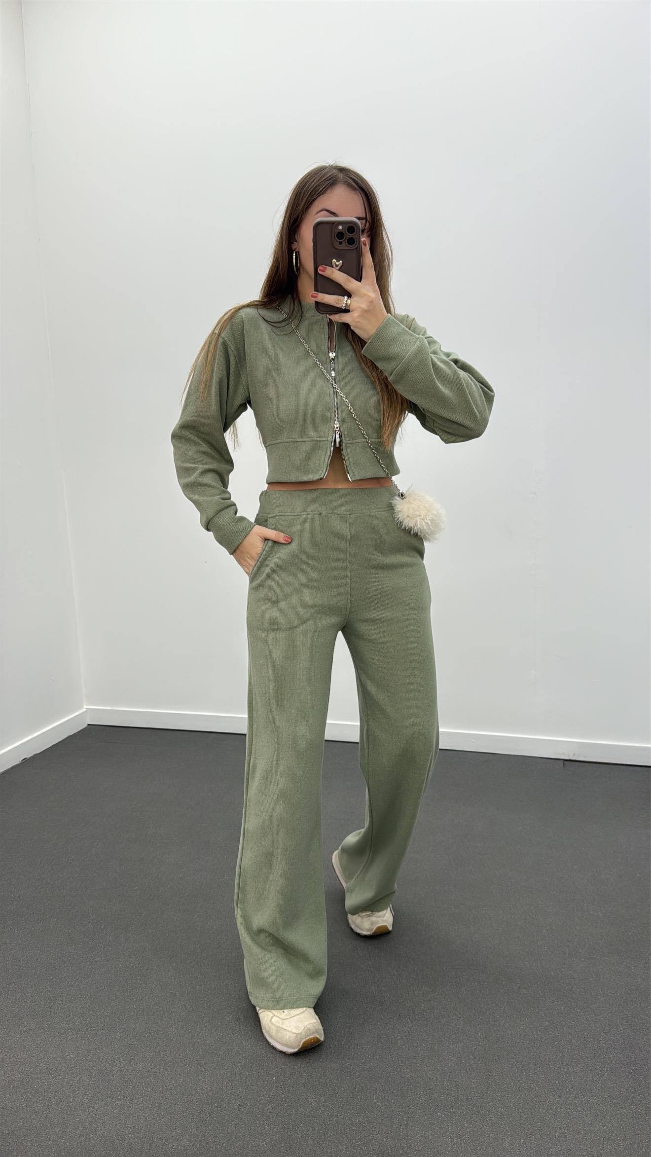 Riven Yeşil Çift Fermuarlı Crop Hırka Ve Eşofman Takımı