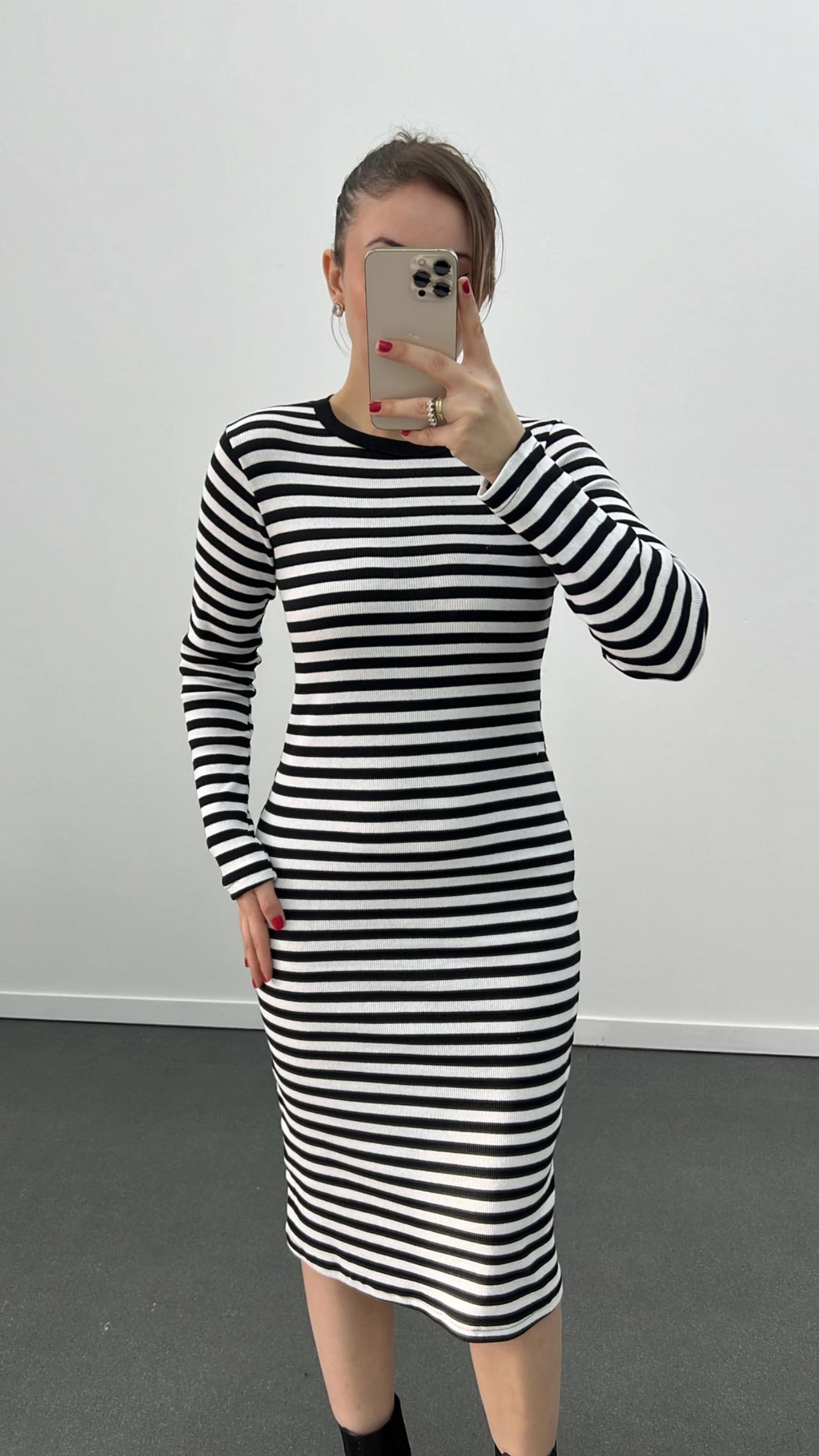 River Siyah Beyaz Çizgili Uzun Kol Midi Elbise