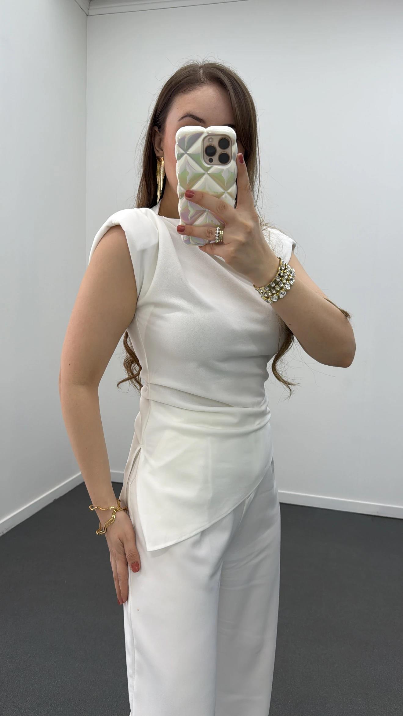 Ronin Beyaz Asimetrik Vatkalı Bluz