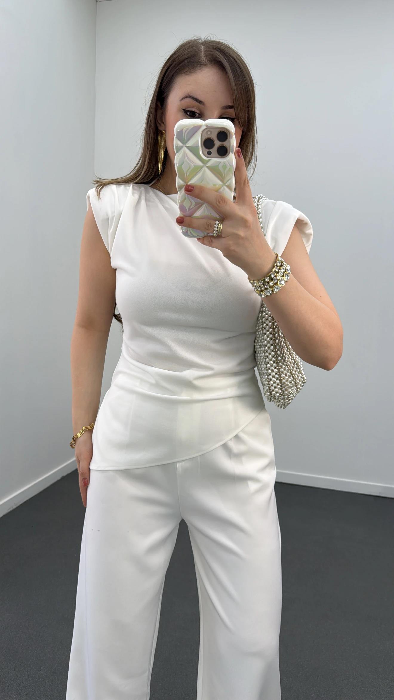 Ronin Beyaz Asimetrik Vatkalı Bluz