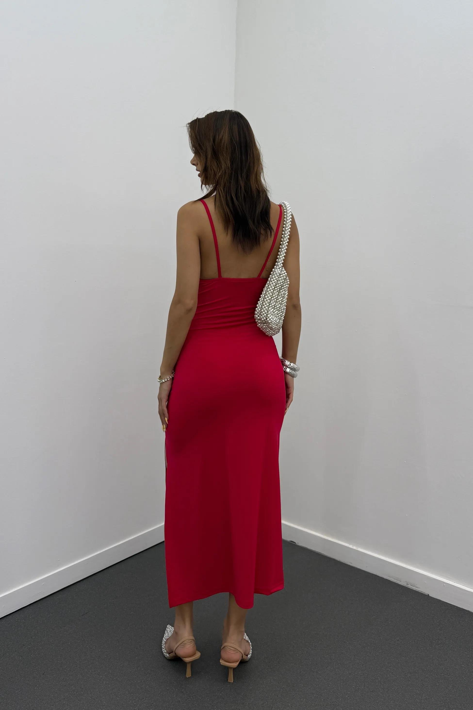 Roxana Kırmızı Yırtmaçlı Degaje Yaka Kalem Elbise