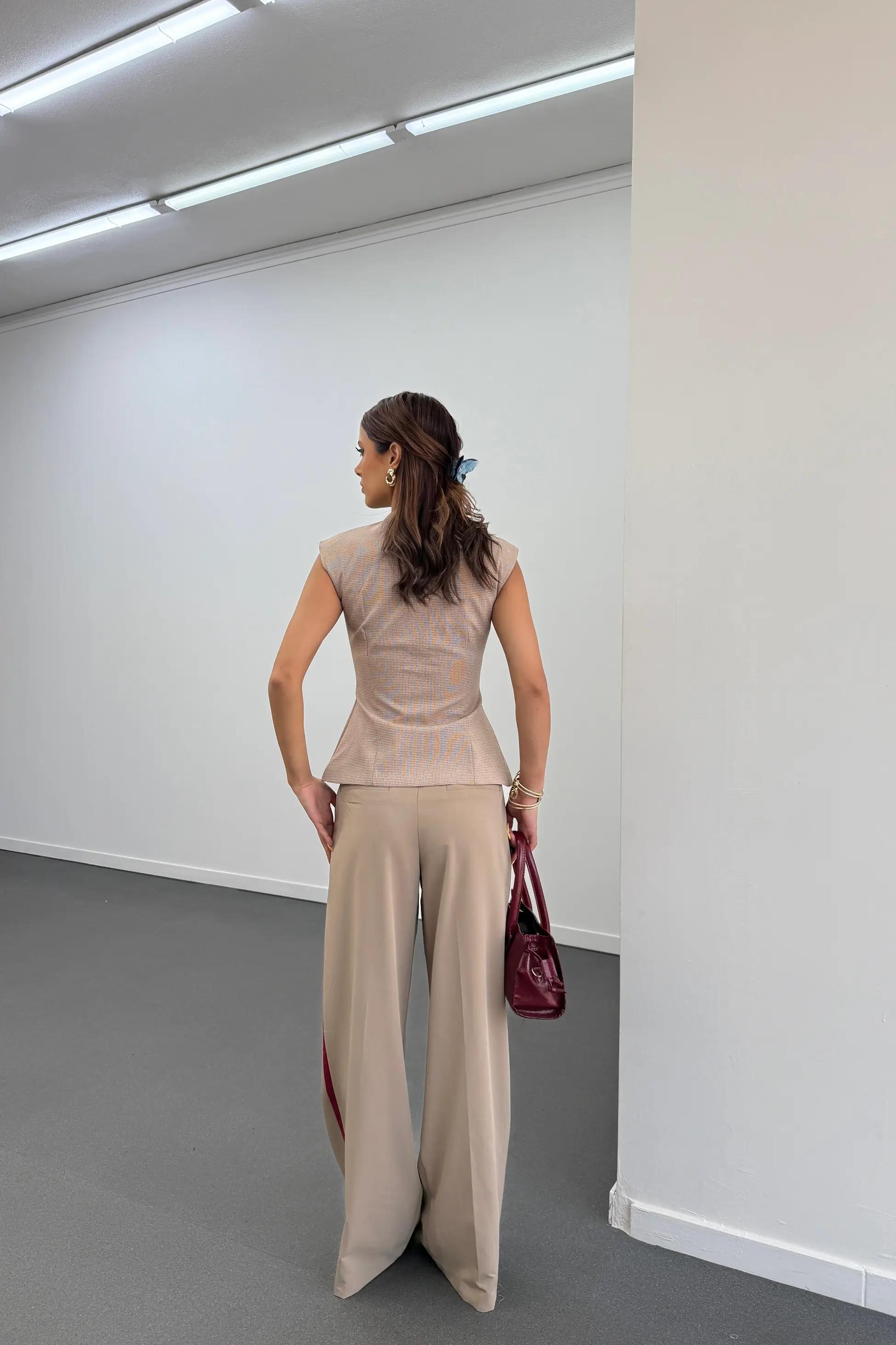 Sadire Bej Potikareli Bisiklet Yaka Yelek