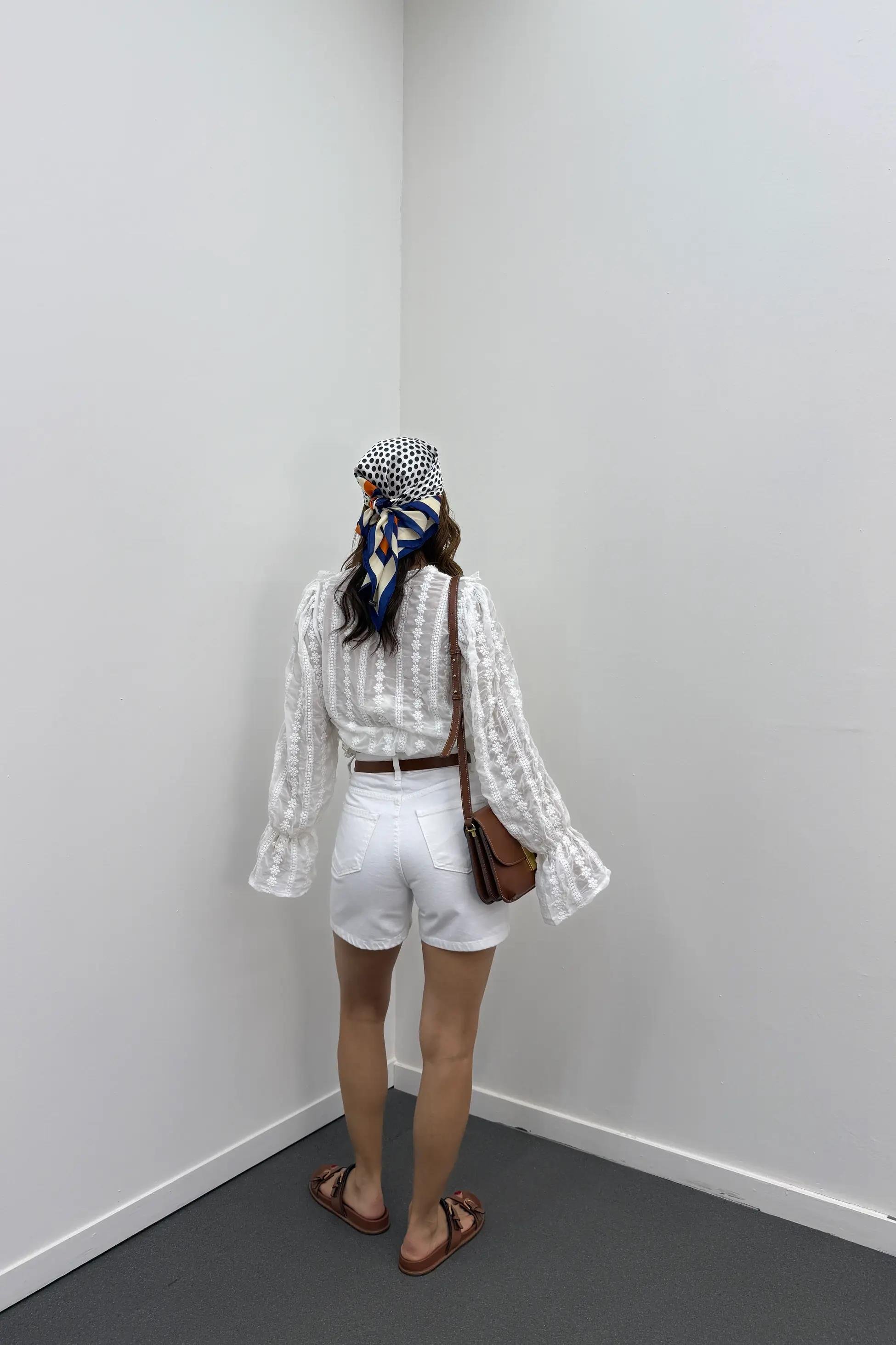 Samira Beyaz Yüksek Bel Kot Şort