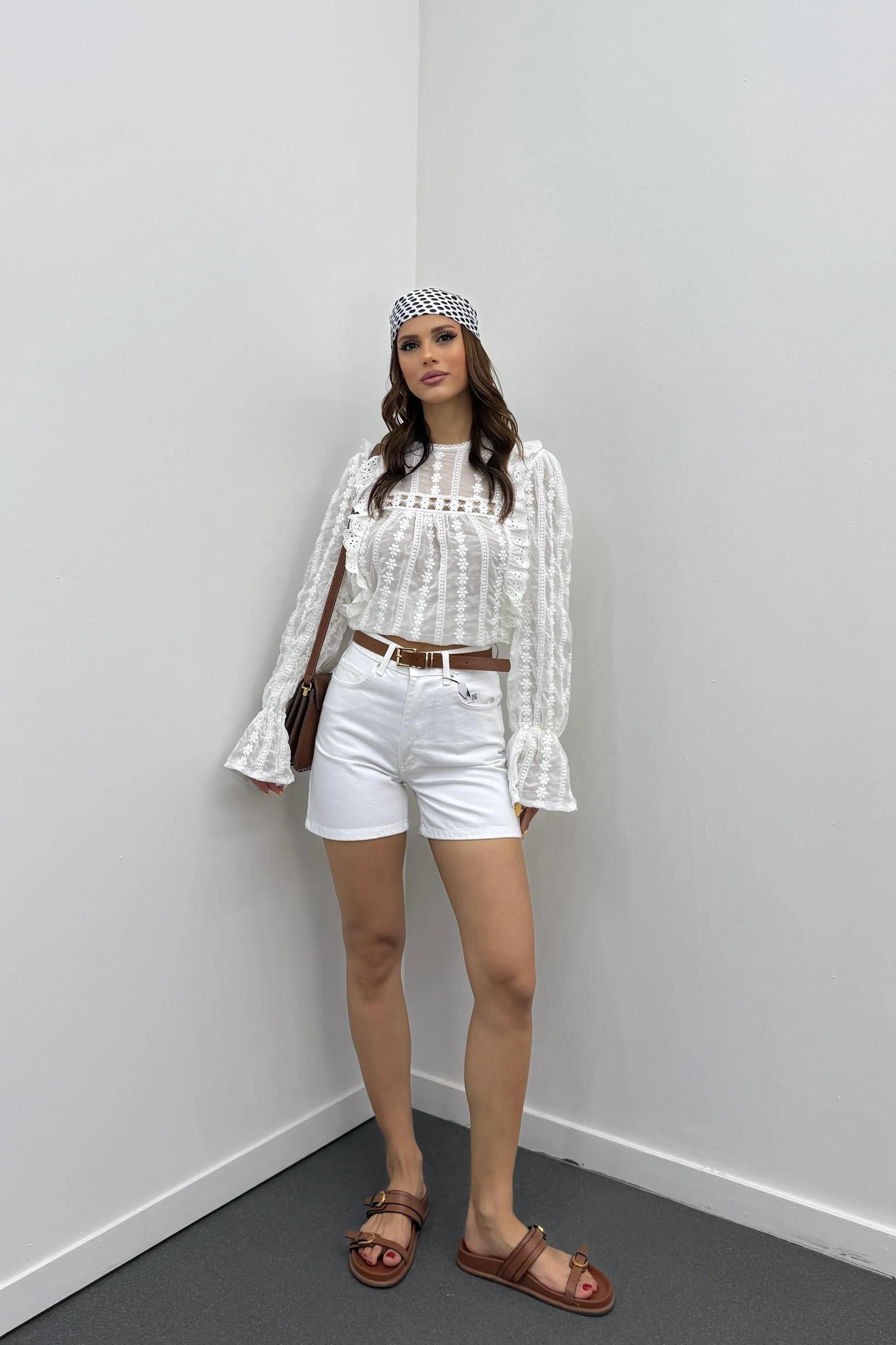 Samira Beyaz Yüksek Bel Kot Şort