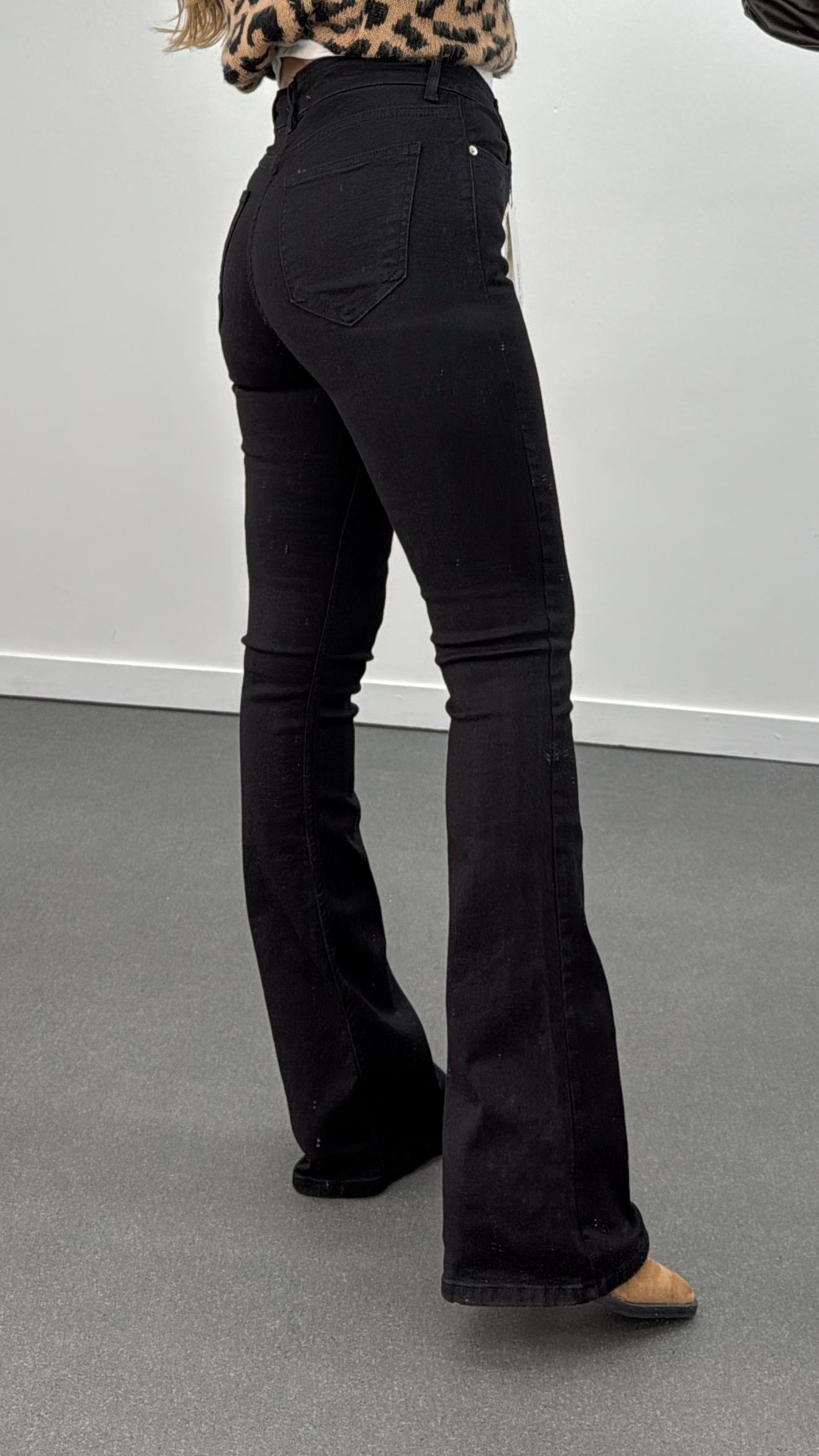 Santorini Siyah Yüksek Bel Toparlayıcı Flare Jeans