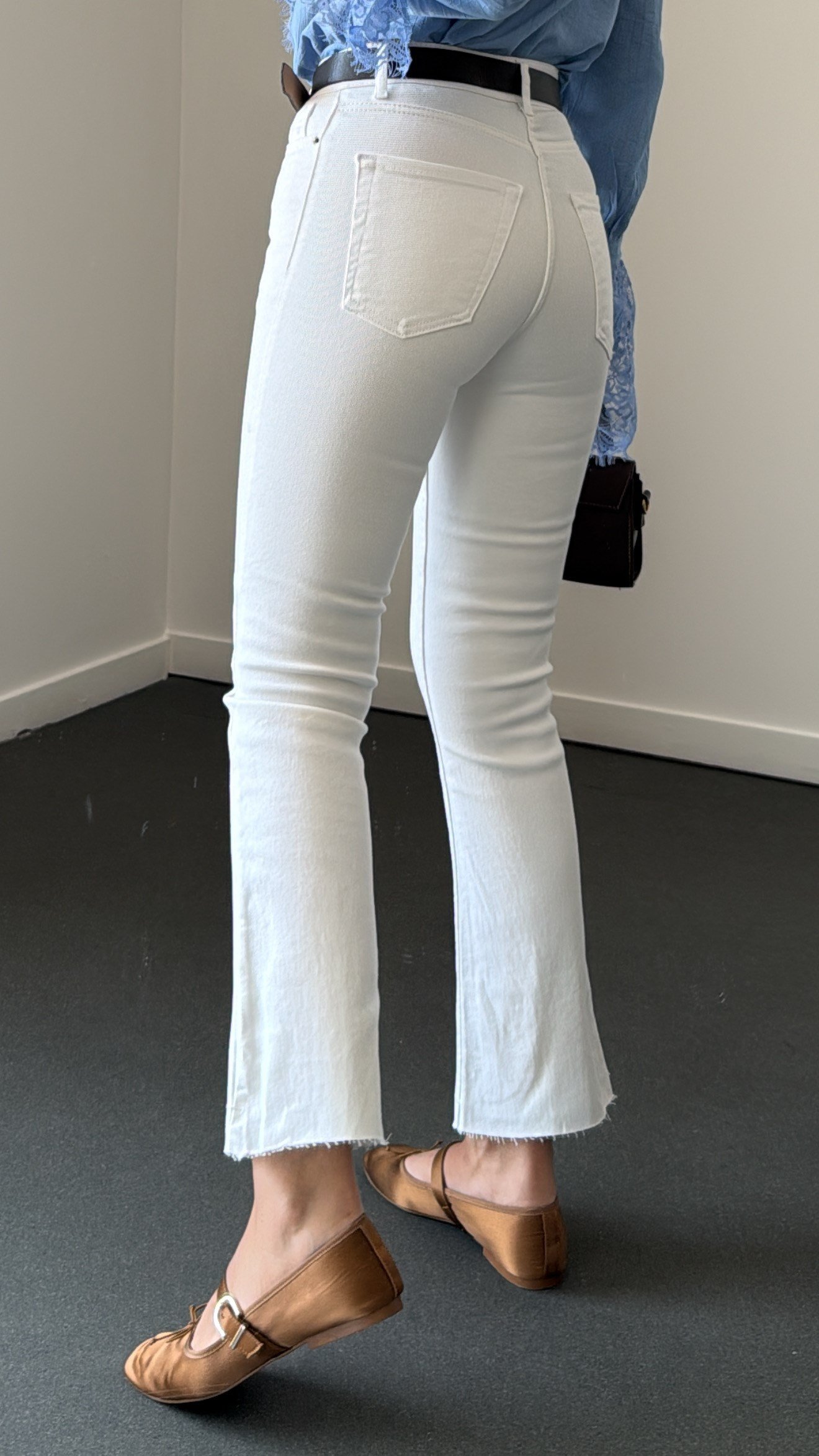Scarlet Beyaz Likralı Crop Flare Jeans