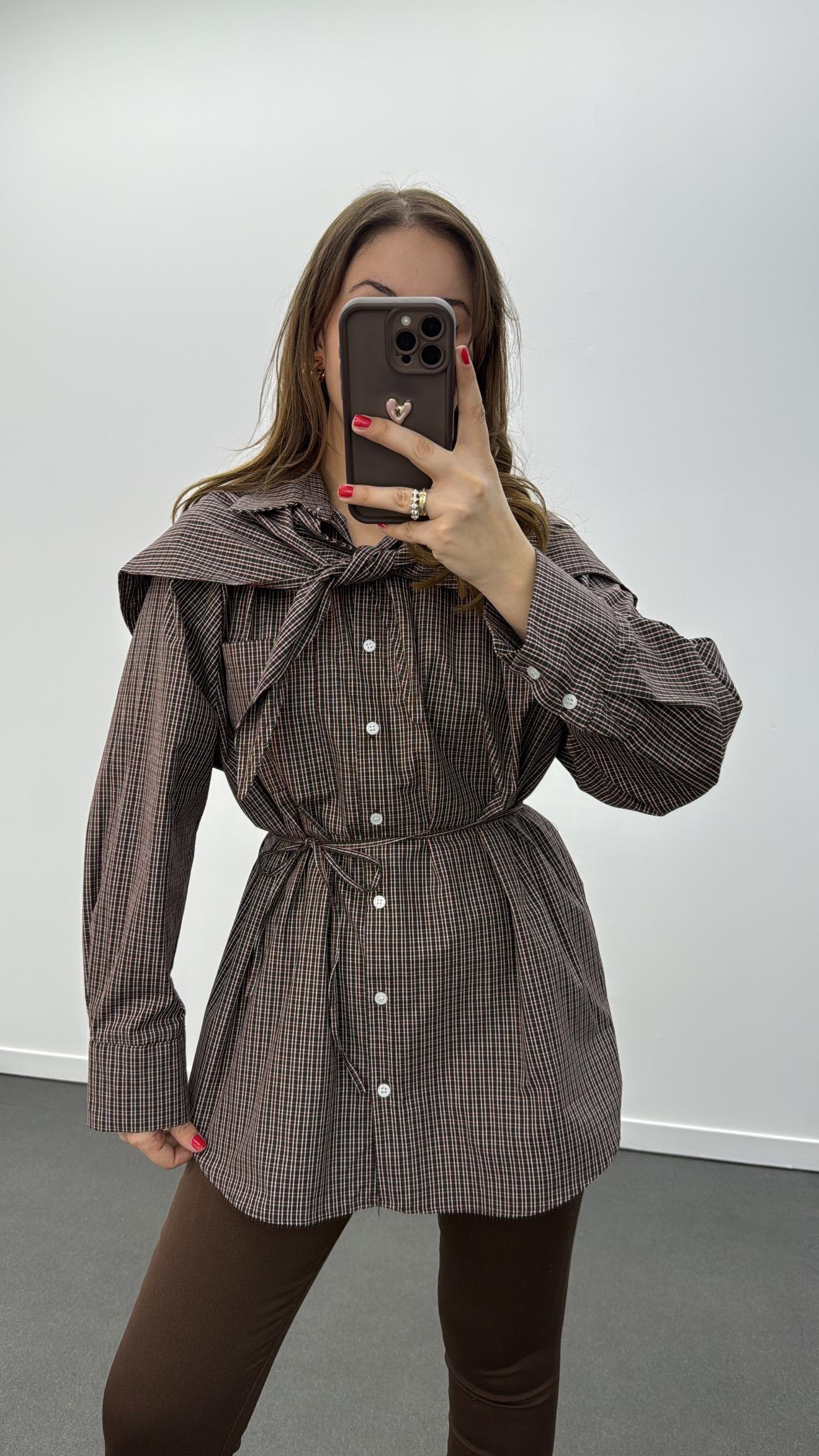 Sebina Kahve Ekose Desenli Pelerinli Gömlek