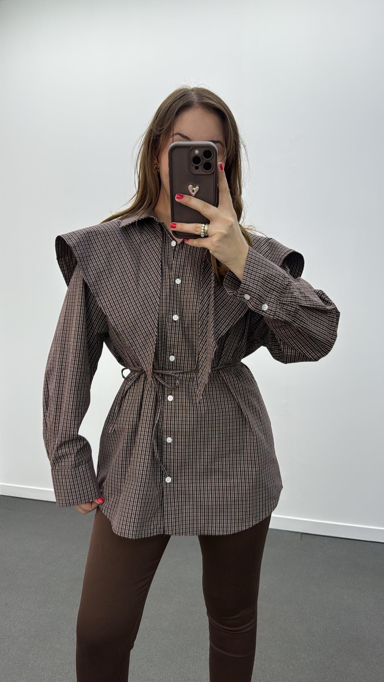 Sebina Kahve Ekose Desenli Pelerinli Gömlek